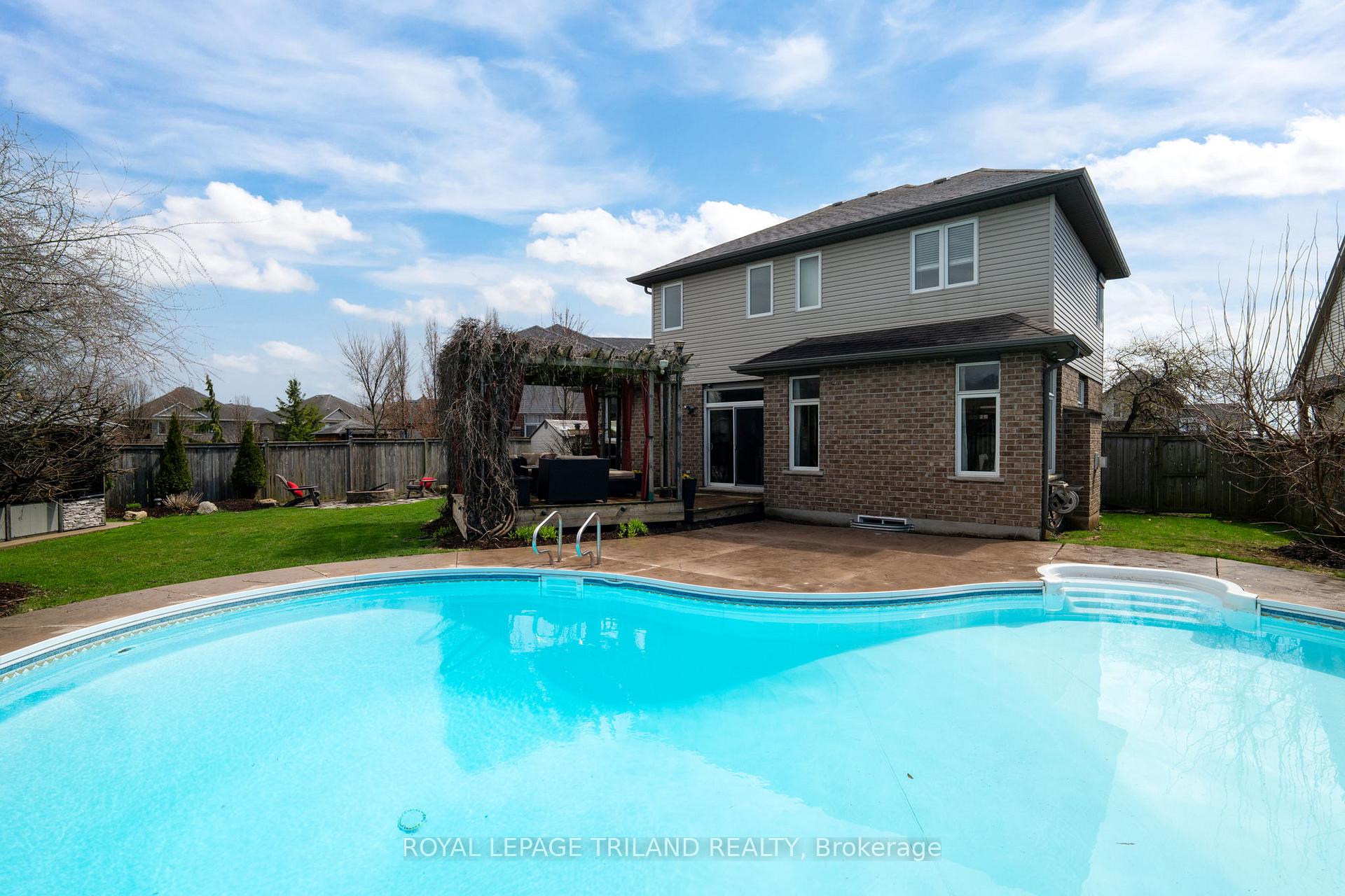 Photo 44 of 19 Chamberlain Court, St. Thomas — HOMEH