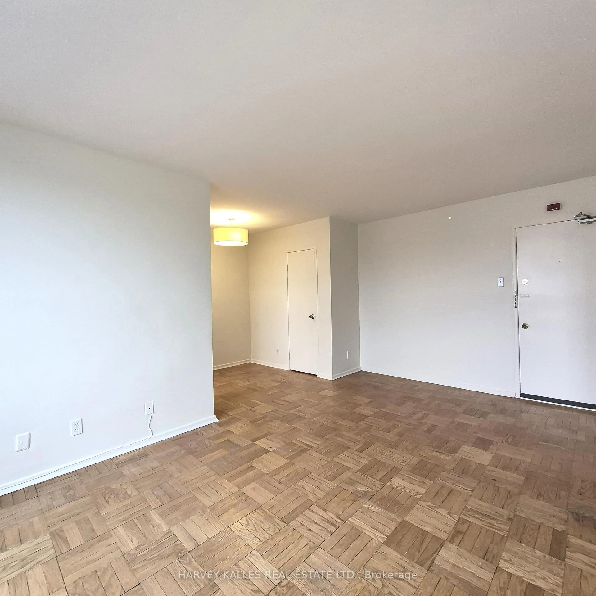 Photo 3 of Unit 305, 6 Glen Echo Road, Toronto, Lawrence Park North — HOMEH