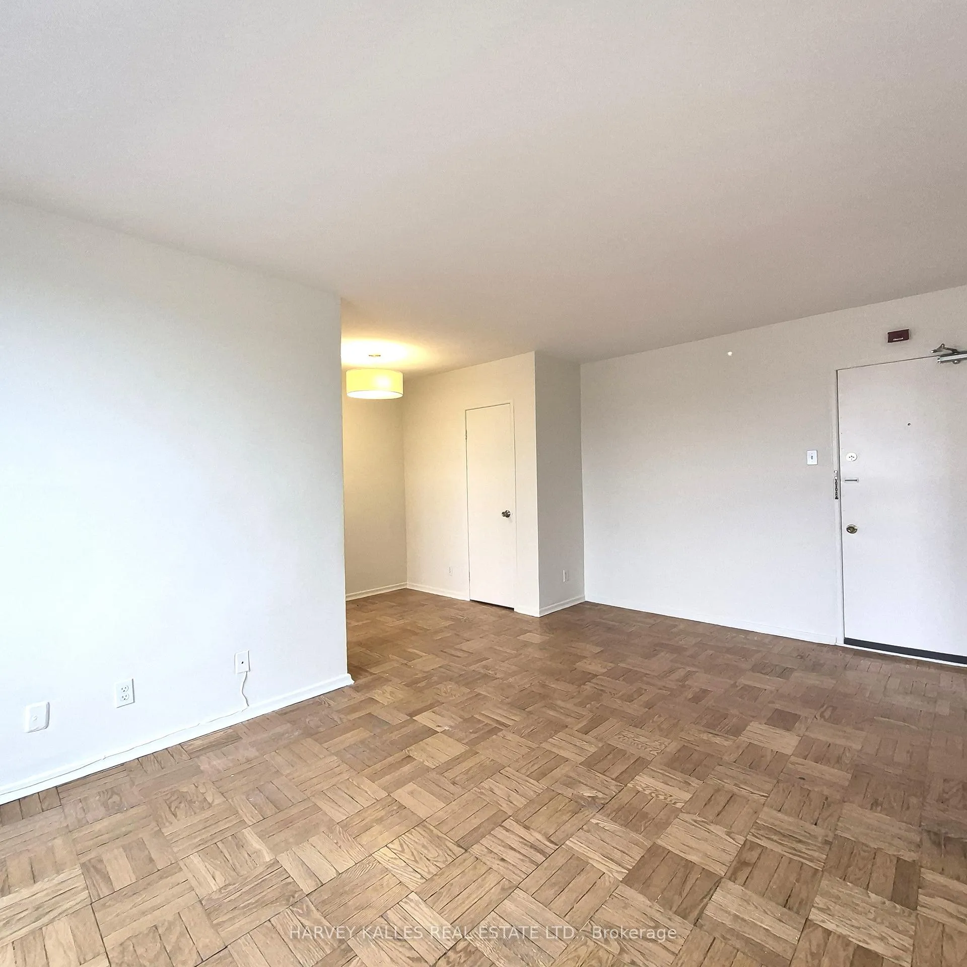 Photo 5 of Unit 305, 6 Glen Echo Road, Toronto, Lawrence Park North — HOMEH
