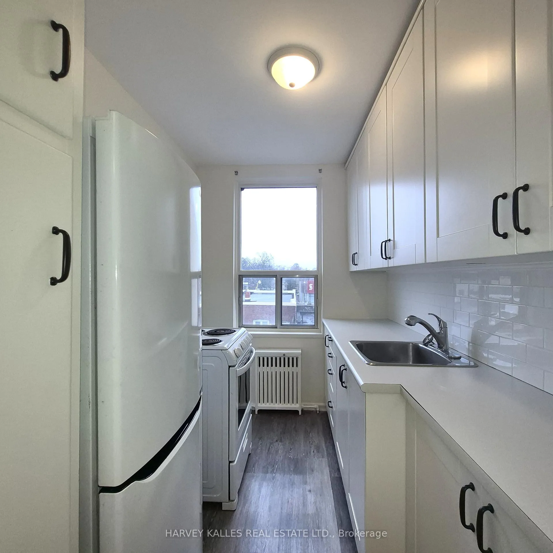Photo 7 of Unit 305, 6 Glen Echo Road, Toronto, Lawrence Park North — HOMEH