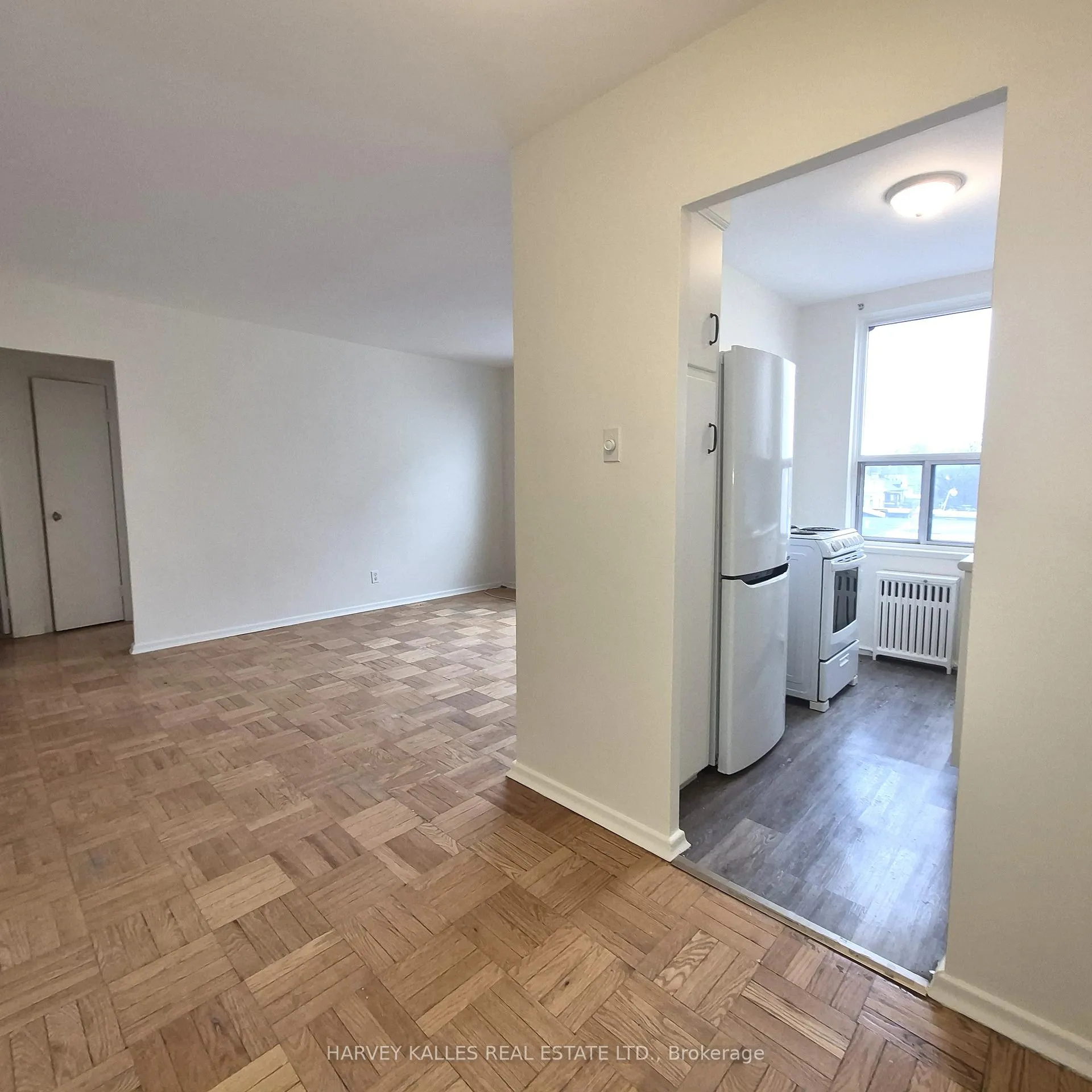 Photo 8 of Unit 305, 6 Glen Echo Road, Toronto, Lawrence Park North — HOMEH