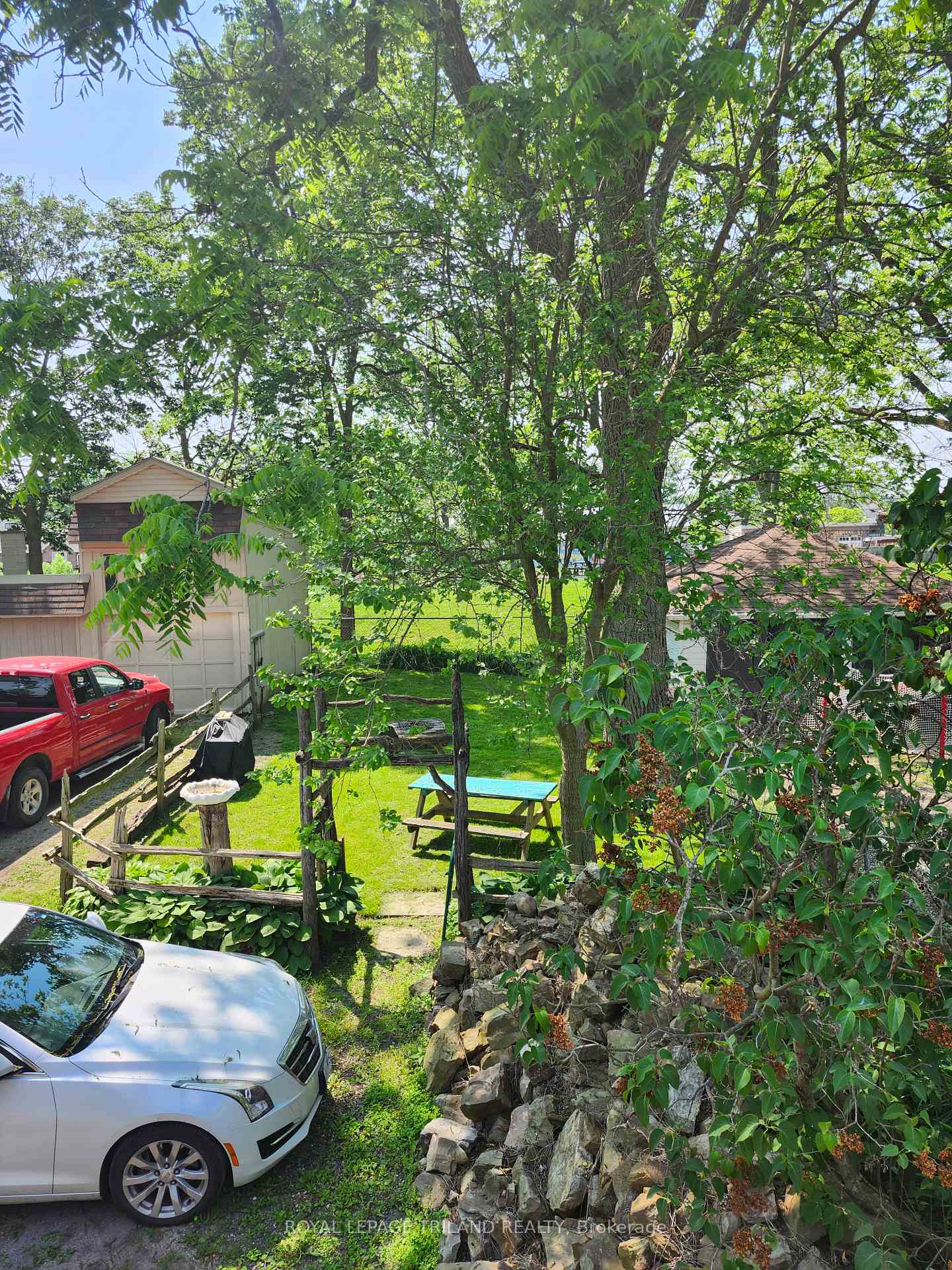 Photo 12 of 92 Moore Street N, St. Thomas — HOMEH