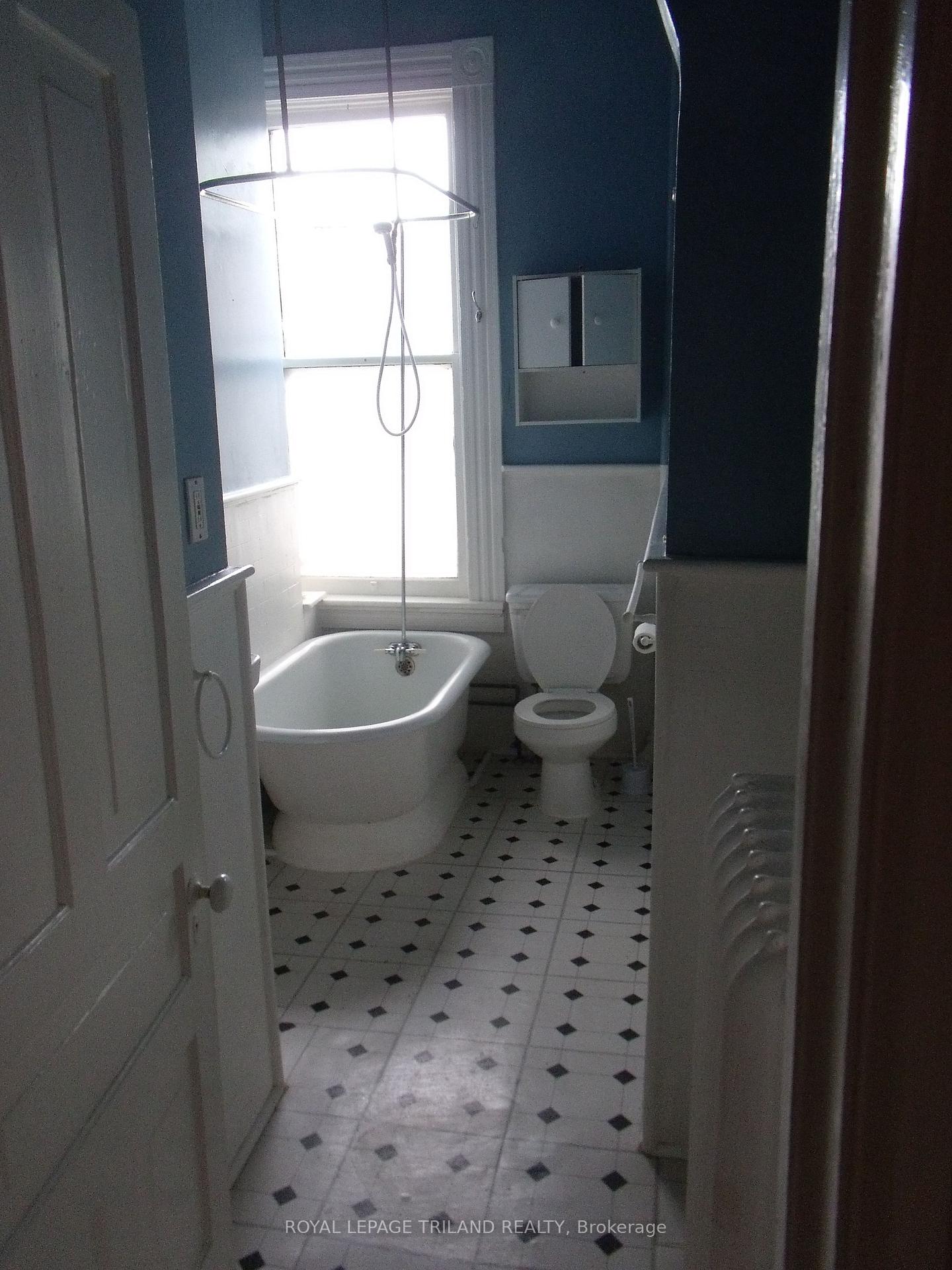 Photo 28 of 92 Moore Street N, St. Thomas — HOMEH