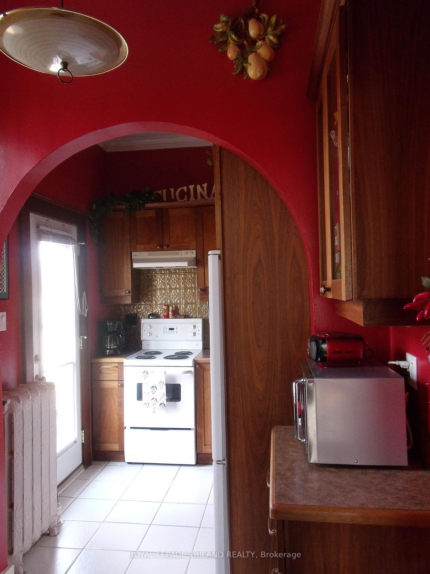 Photo 30 of 92 Moore Street N, St. Thomas — HOMEH