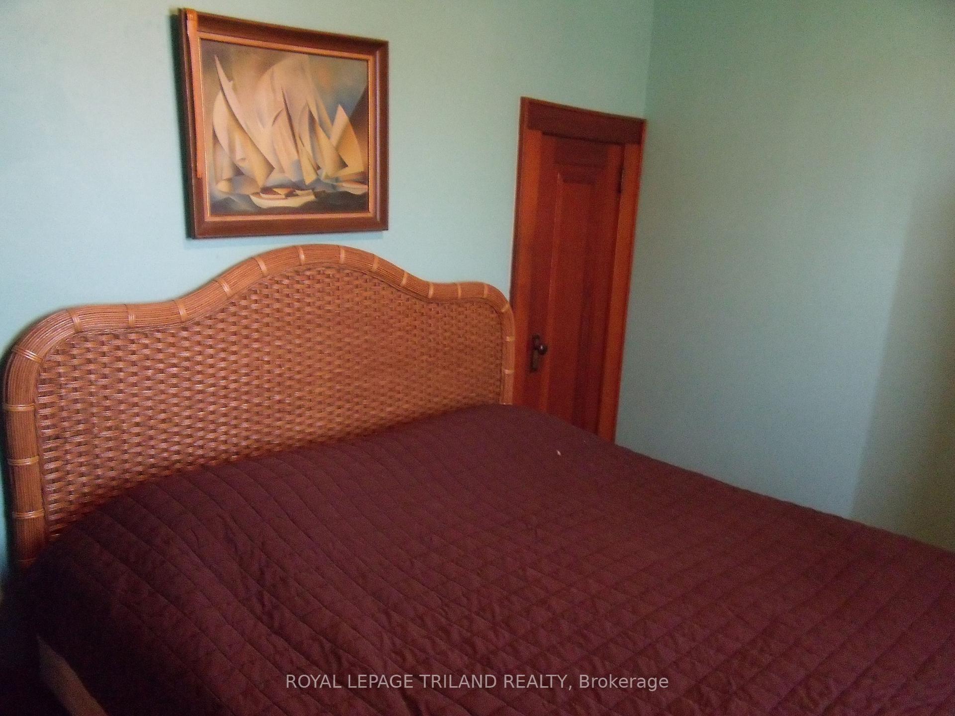 Photo 36 of 92 Moore Street N, St. Thomas — HOMEH