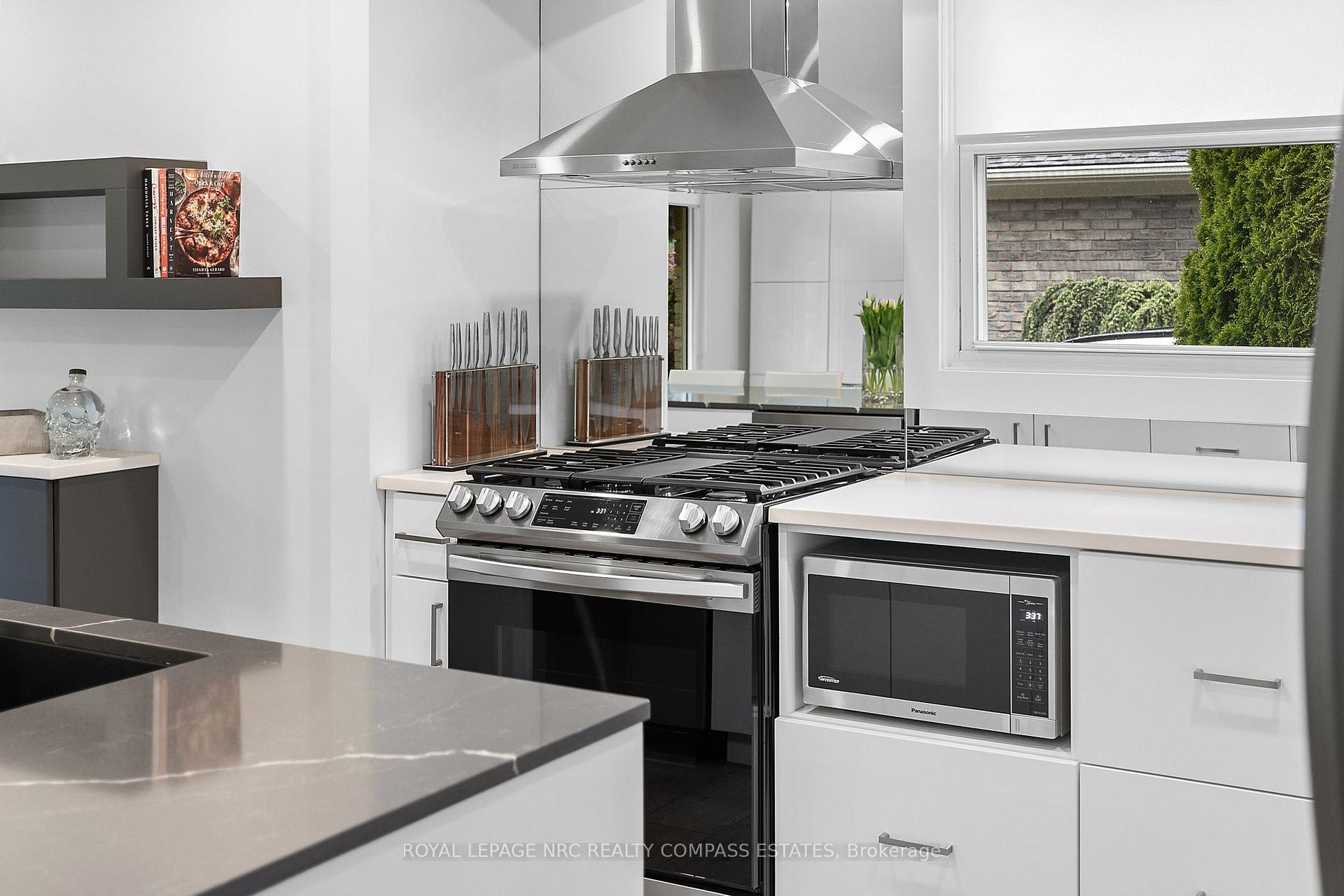 Photo 6 of 10 Belair Drive, St. Catharines, Port Dalhousie — HOMEH