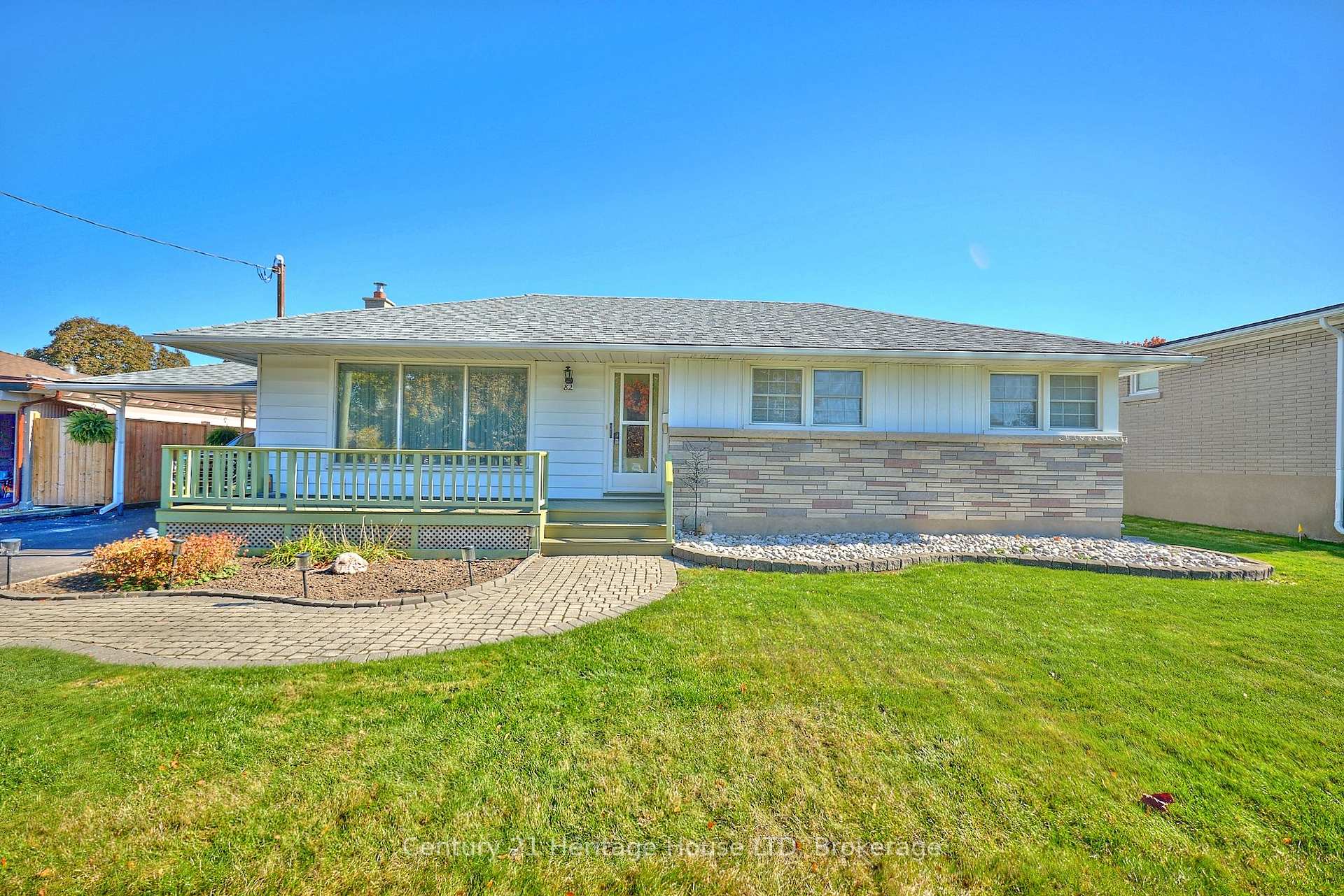 Photo 2 of 82 Wakelin Terrace, St. Catharines, Carlton/Bunting — HOMEH