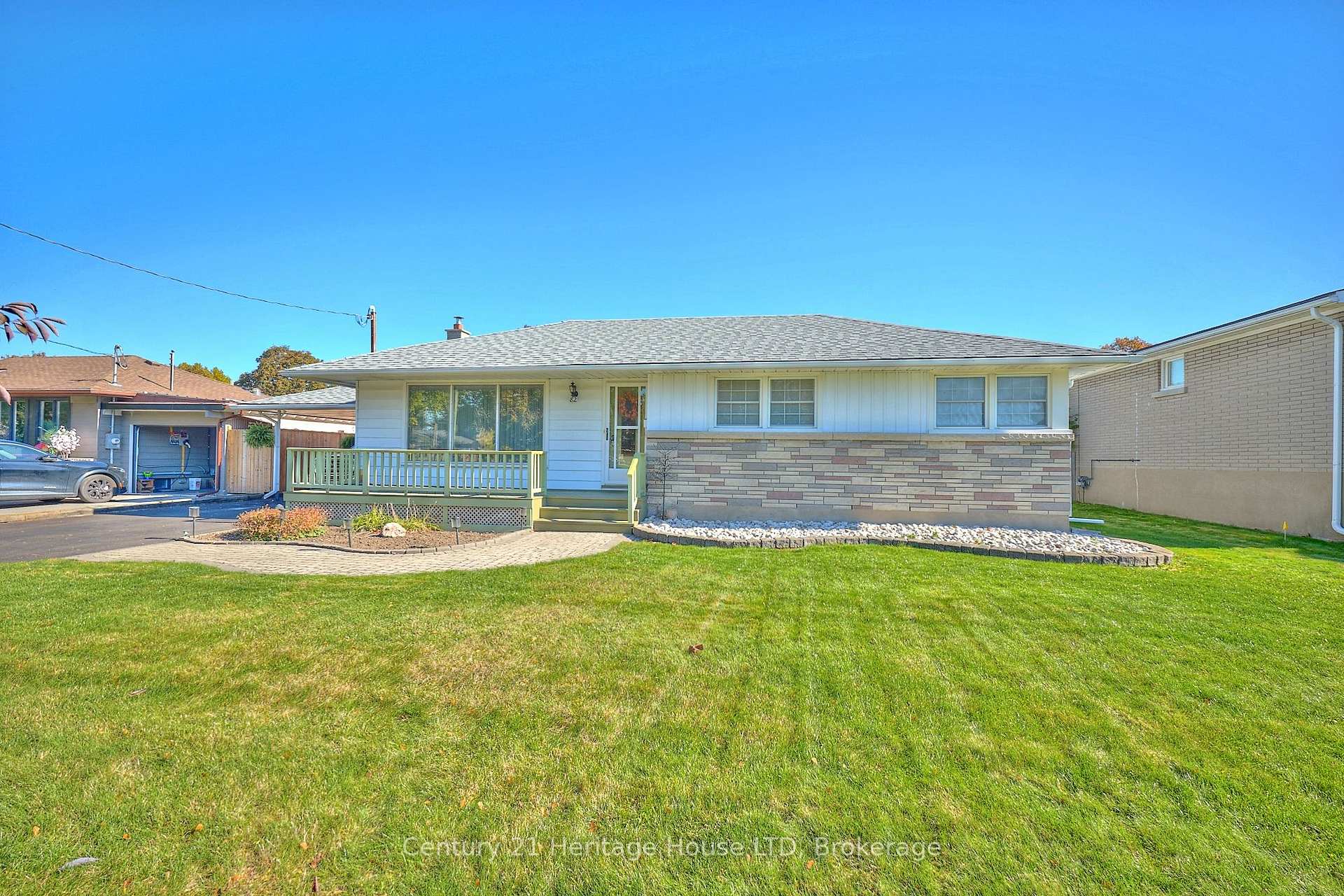Photo 4 of 82 Wakelin Terrace, St. Catharines, Carlton/Bunting — HOMEH