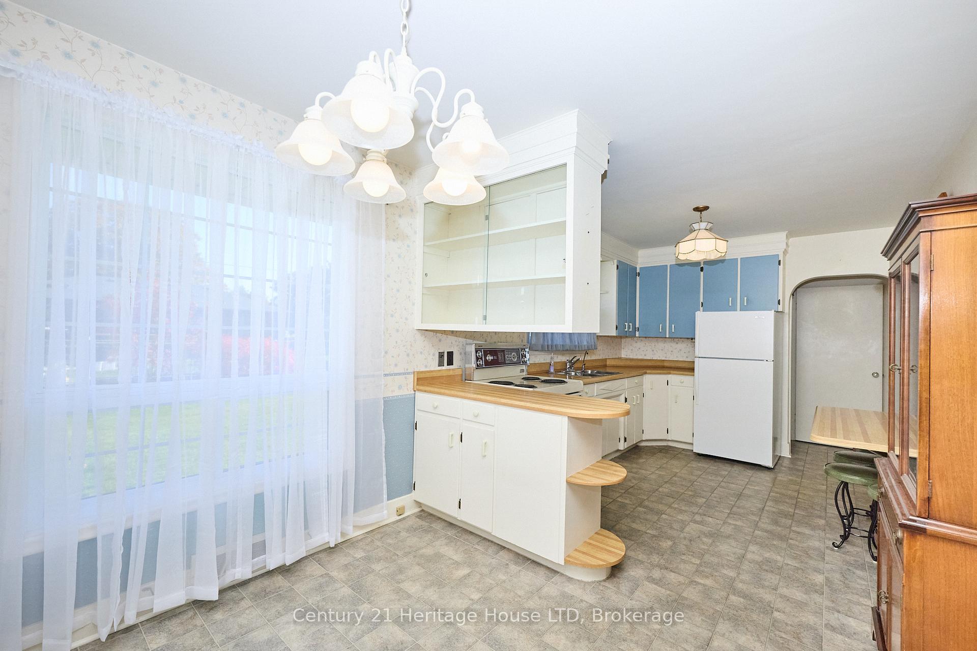 Photo 8 of 82 Wakelin Terrace, St. Catharines, Carlton/Bunting — HOMEH
