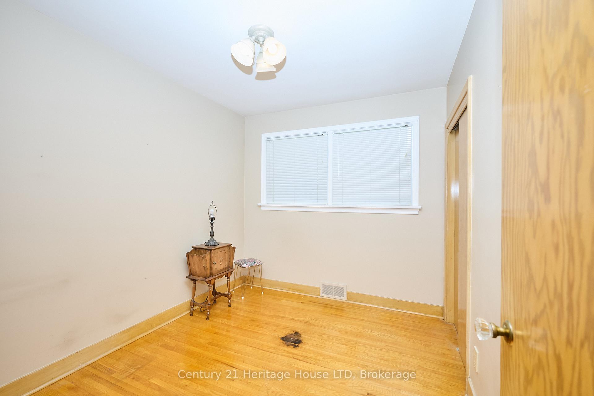 Photo 14 of 82 Wakelin Terrace, St. Catharines, Carlton/Bunting — HOMEH
