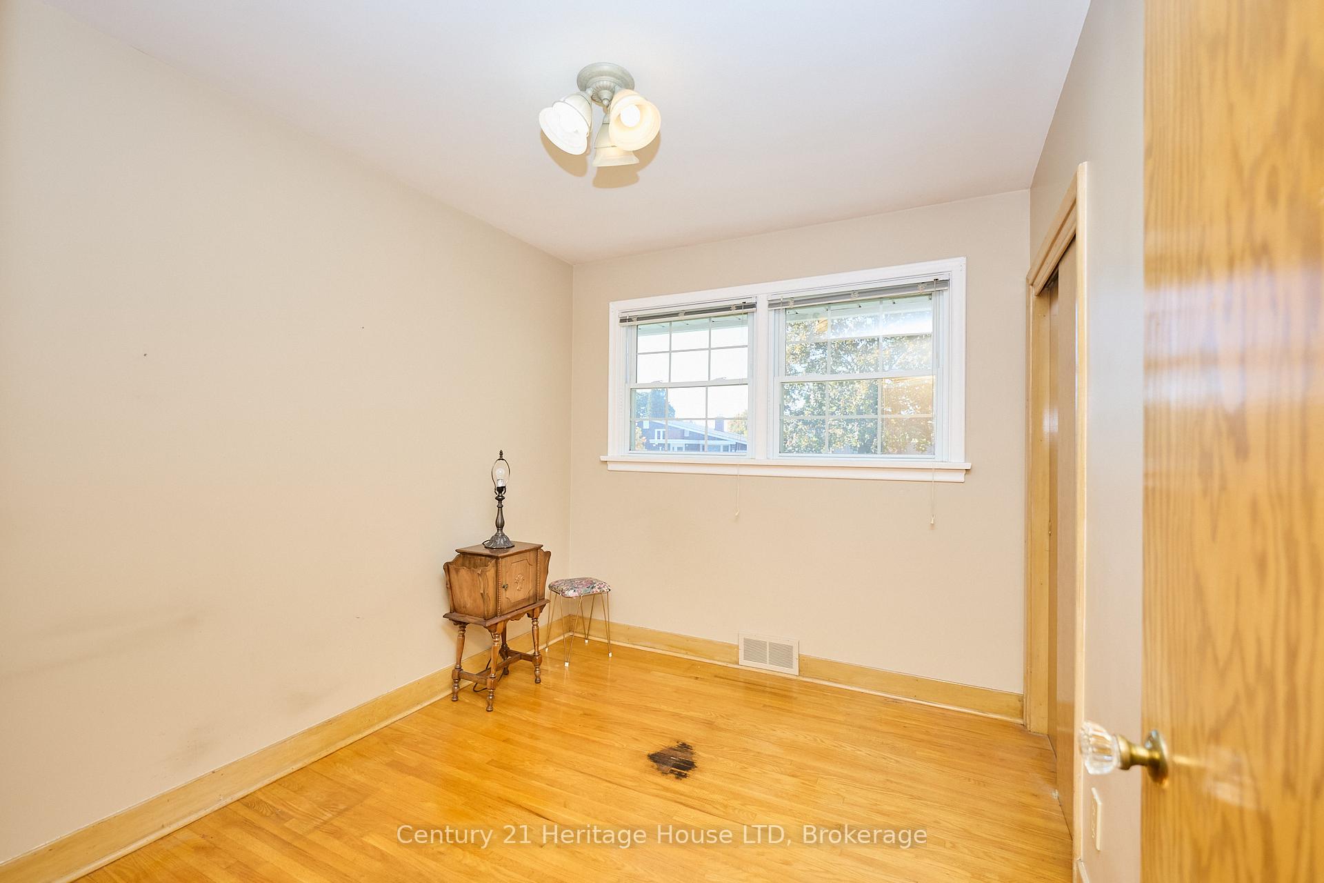 Photo 16 of 82 Wakelin Terrace, St. Catharines, Carlton/Bunting — HOMEH