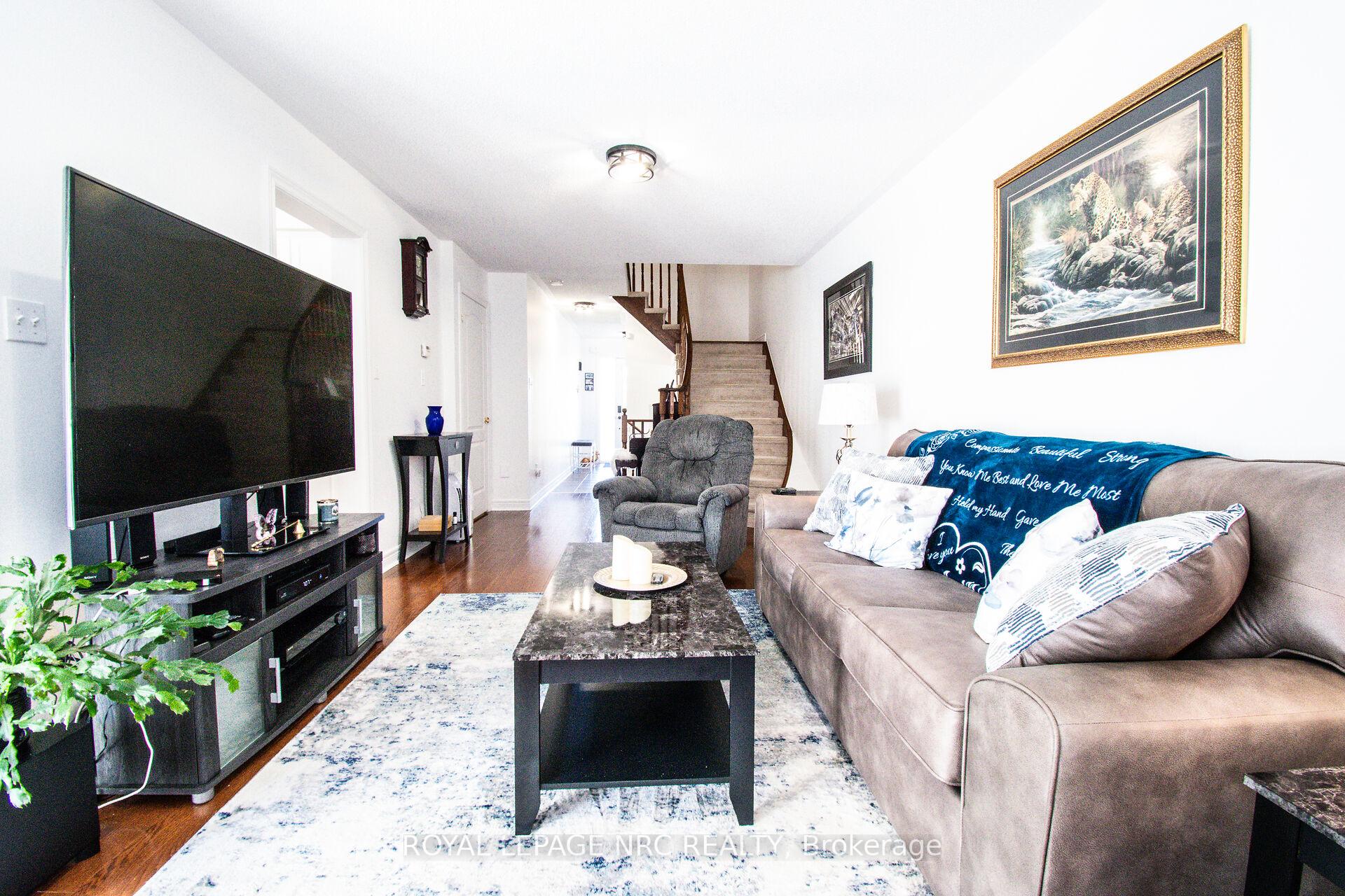 Photo 10 of 29 Colonel Lyall Street, St. Catharines, Secord Woods — HOMEH