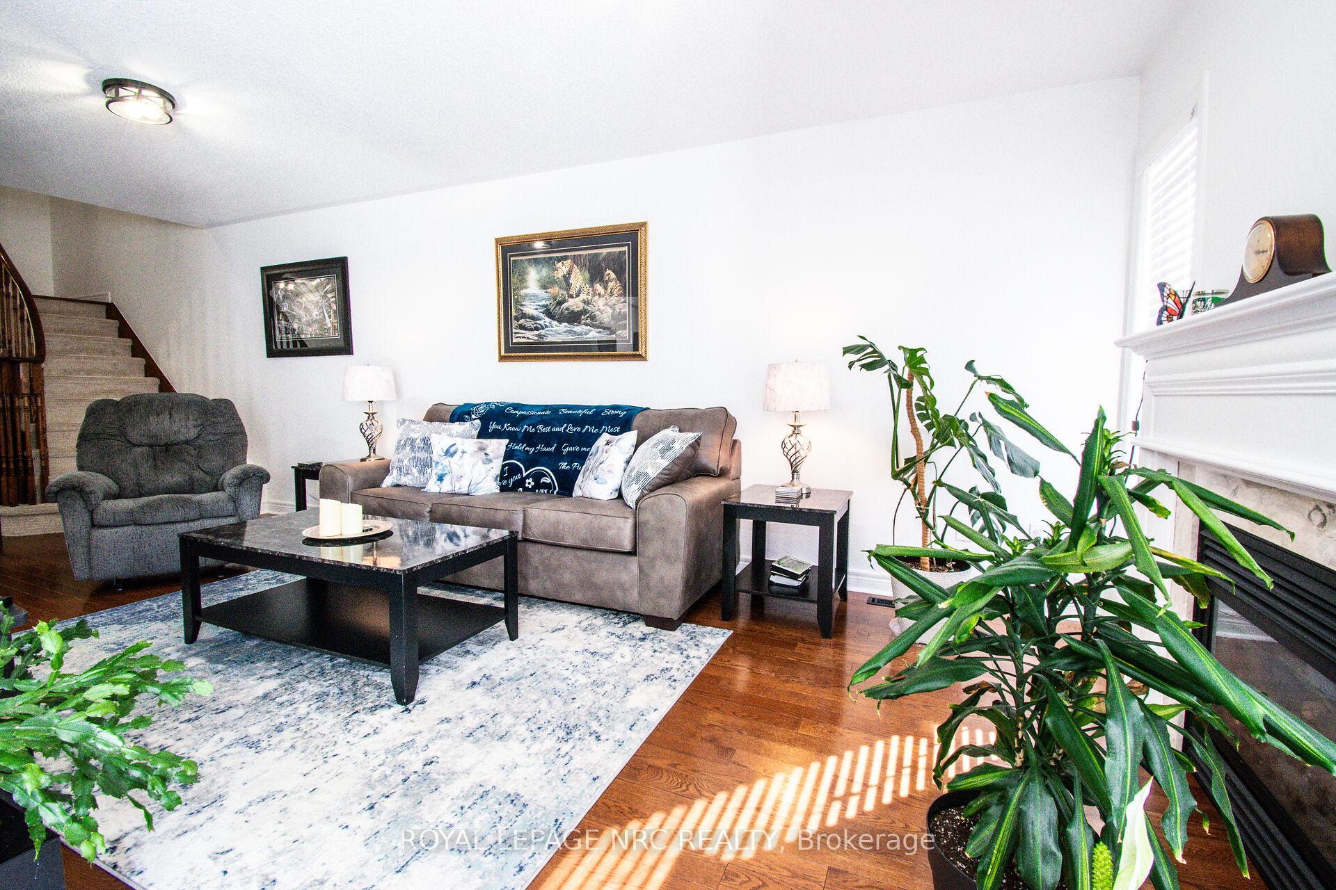 Photo 11 of 29 Colonel Lyall Street, St. Catharines, Secord Woods — HOMEH