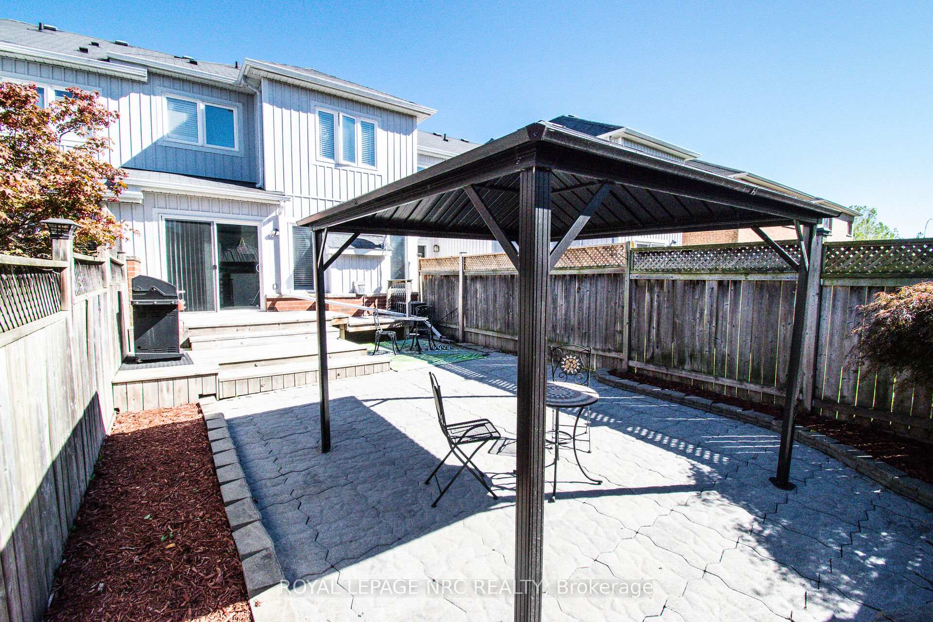 Photo 20 of 29 Colonel Lyall Street, St. Catharines, Secord Woods — HOMEH