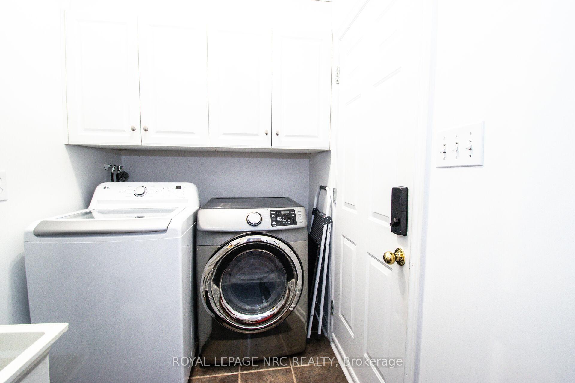 Photo 24 of 29 Colonel Lyall Street, St. Catharines, Secord Woods — HOMEH