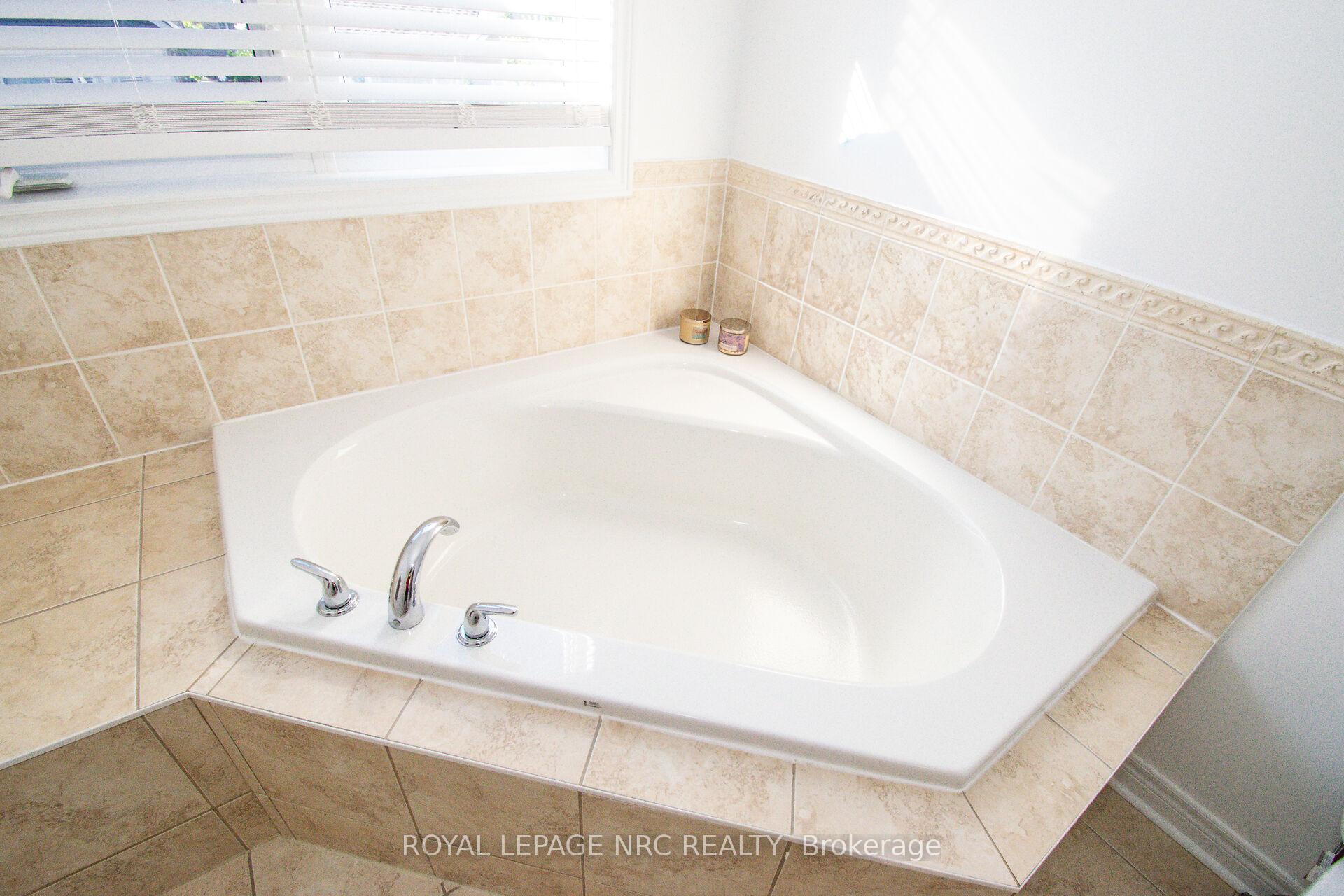 Photo 33 of 29 Colonel Lyall Street, St. Catharines, Secord Woods — HOMEH