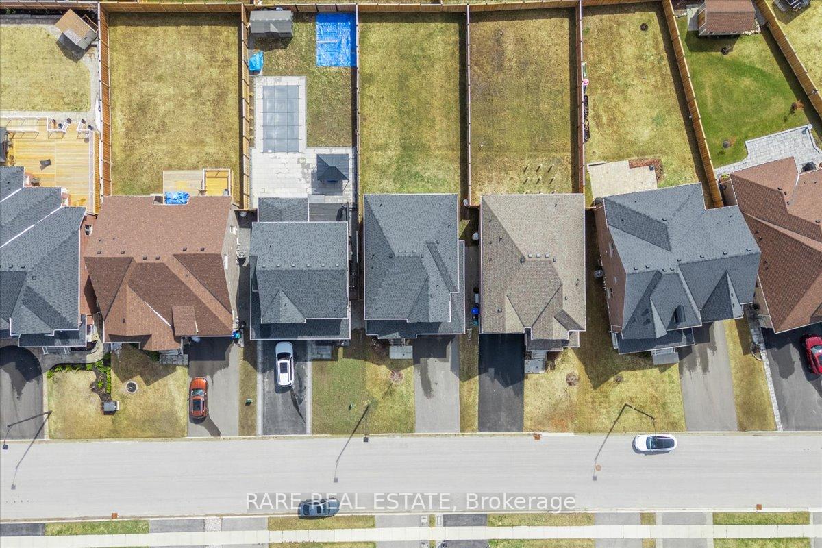 Photo 2 of 82 Rugman Crescent, Springwater, Centre Vespra — HOMEH