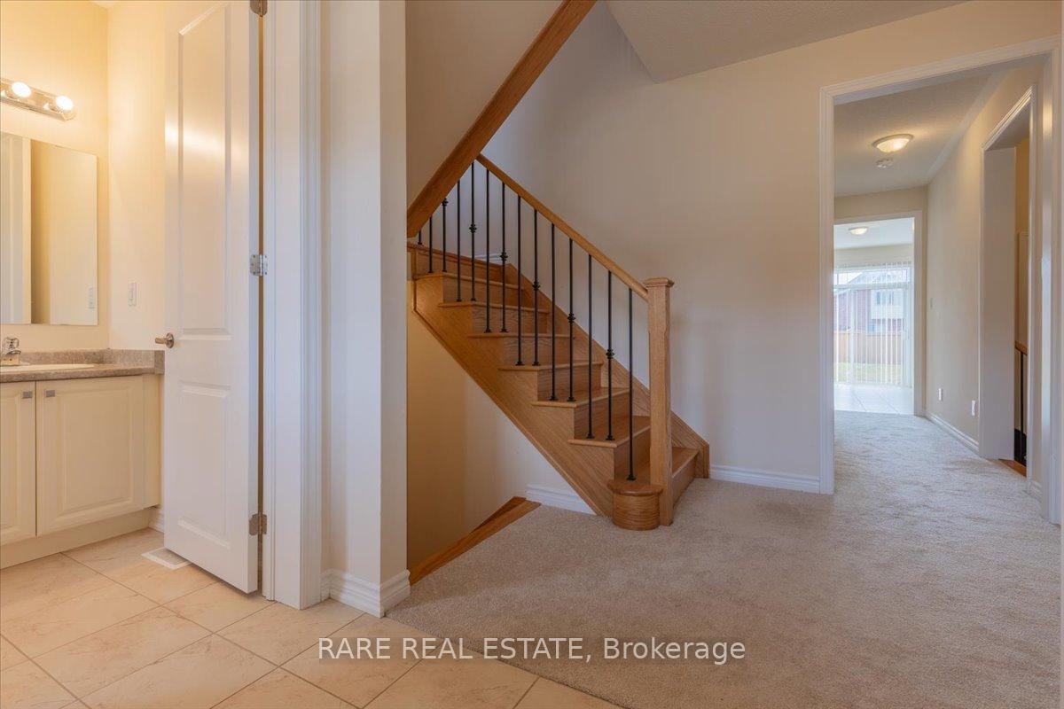 Photo 5 of 82 Rugman Crescent, Springwater, Centre Vespra — HOMEH