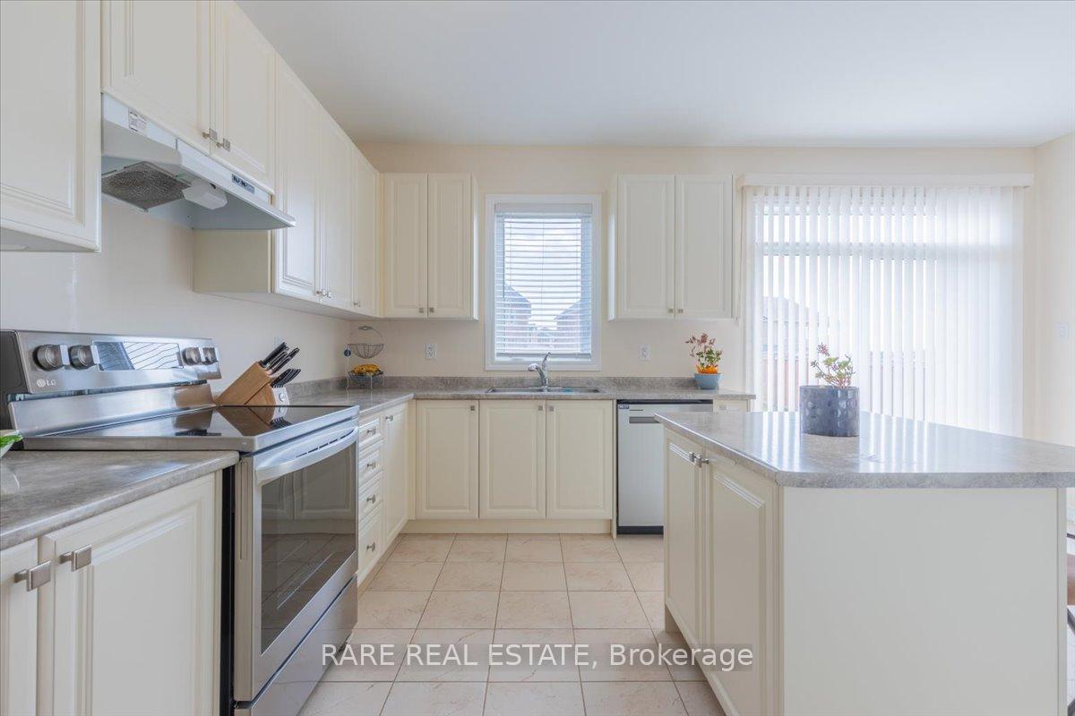Photo 10 of 82 Rugman Crescent, Springwater, Centre Vespra — HOMEH