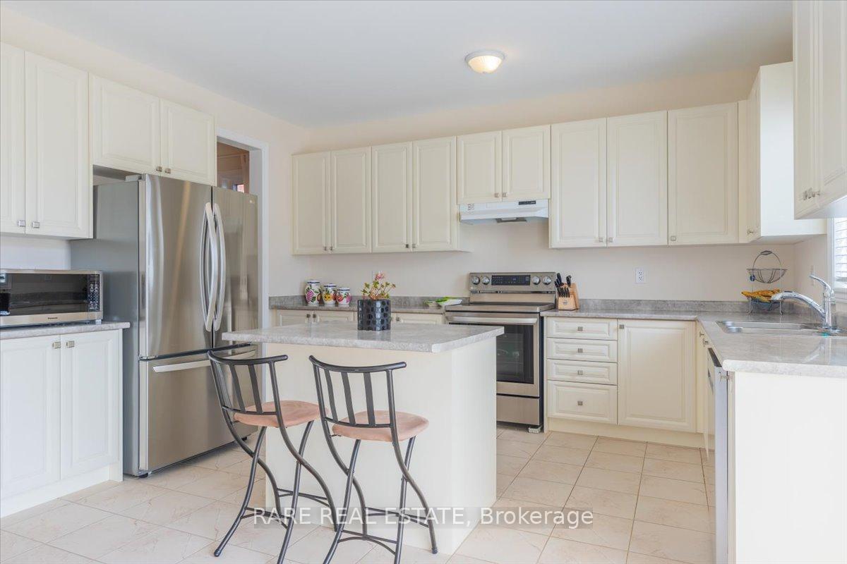 Photo 11 of 82 Rugman Crescent, Springwater, Centre Vespra — HOMEH