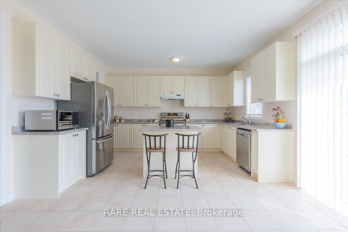 Photo 12 of 82 Rugman Crescent, Springwater, Centre Vespra — HOMEH