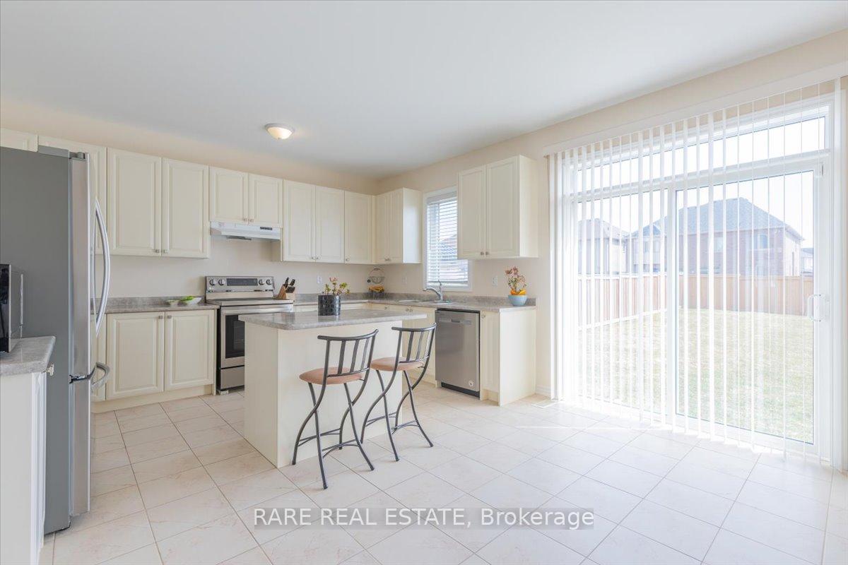 Photo 13 of 82 Rugman Crescent, Springwater, Centre Vespra — HOMEH