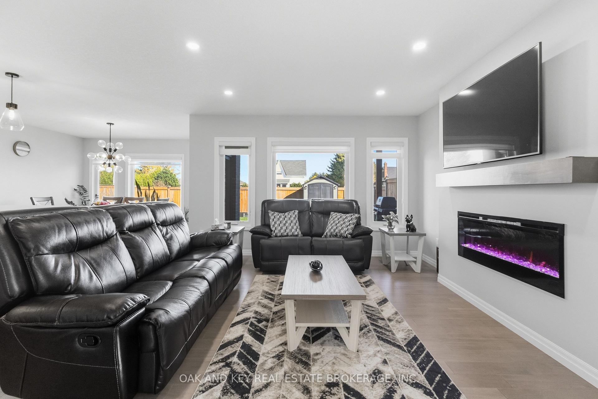 Photo 15 of 30 Harlequin Court, St. Thomas — HOMEH