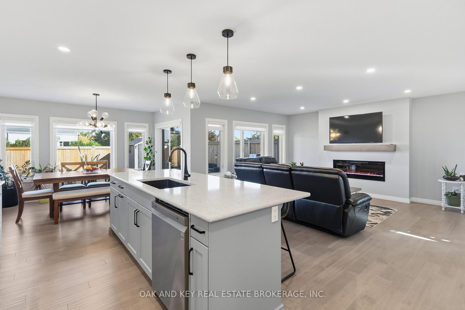 Photo 20 of 30 Harlequin Court, St. Thomas — HOMEH