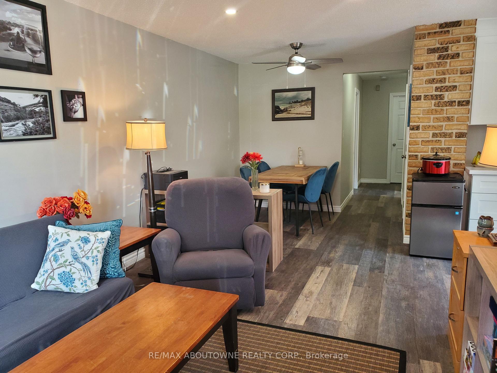 Photo 17 of 7 Dianne upper bedrm Drive, St. Catharines, Secord Woods — HOMEH