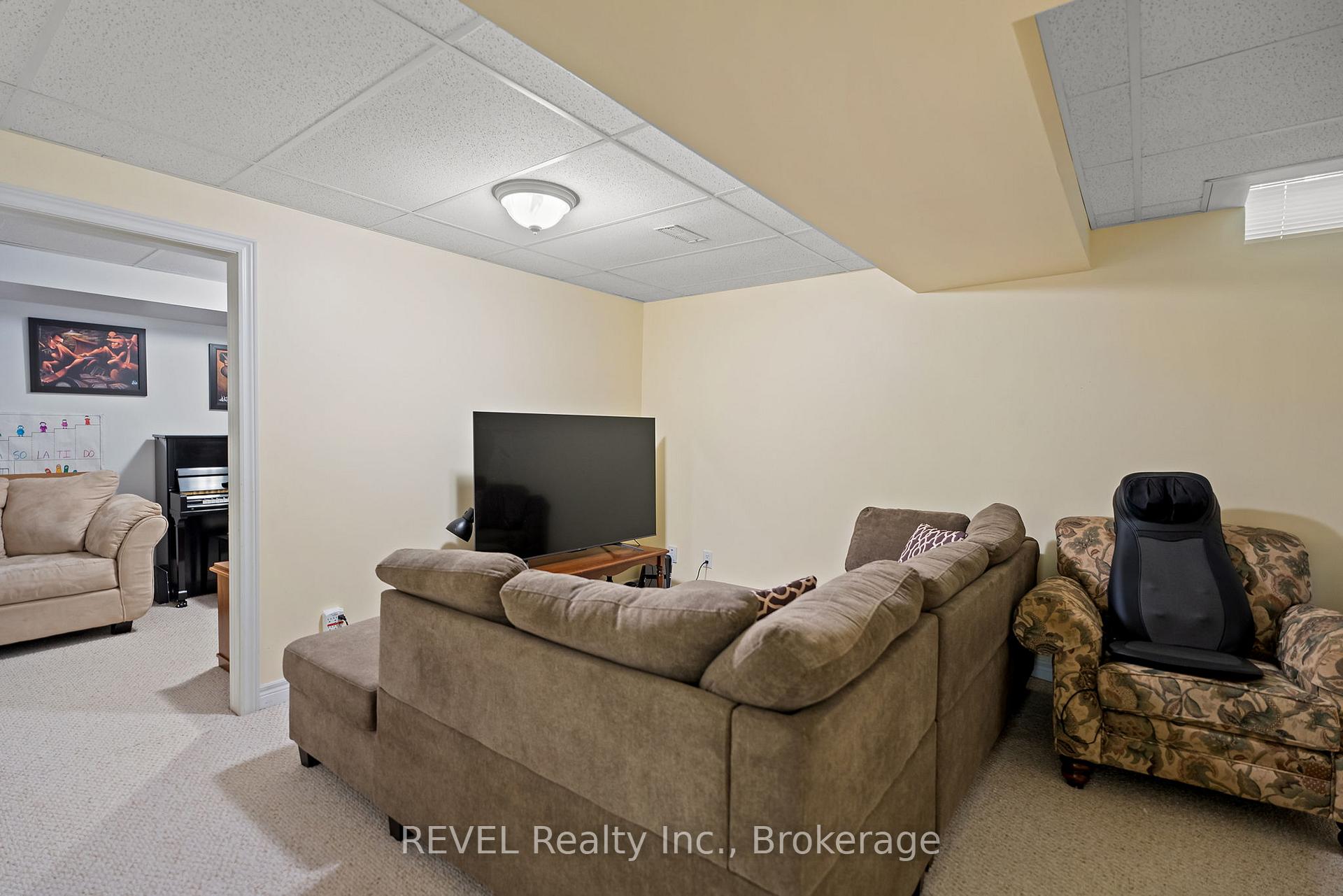 Photo 25 of Unit A, 20 Brown Drive, St. Catharines, Rykert/Vansickle — HOMEH