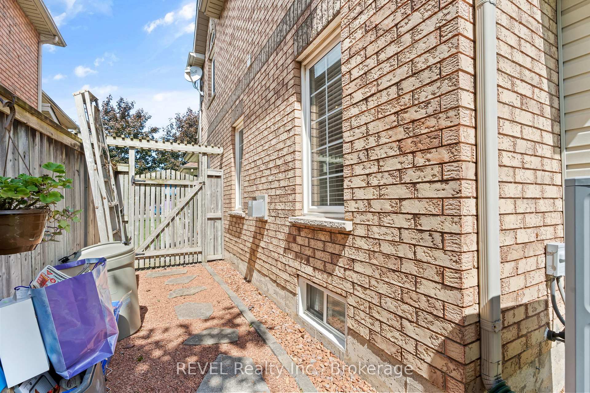 Photo 32 of Unit A, 20 Brown Drive, St. Catharines, Rykert/Vansickle — HOMEH
