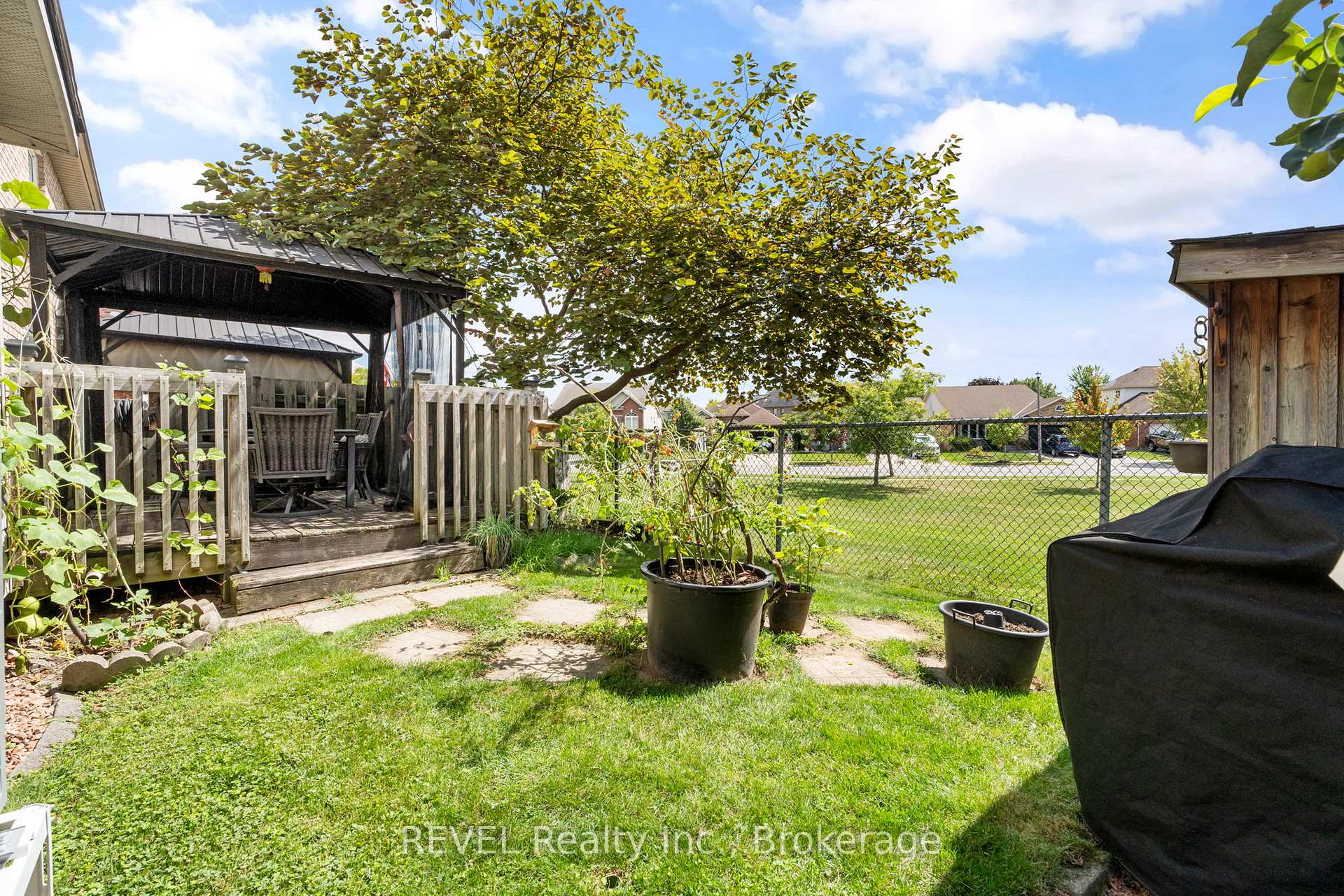 Photo 33 of Unit A, 20 Brown Drive, St. Catharines, Rykert/Vansickle — HOMEH