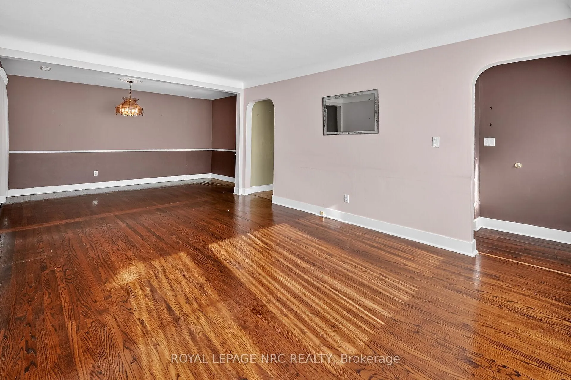 Photo 5 of 2 Mary Street, St. Catharines, Port Dalhousie — HOMEH