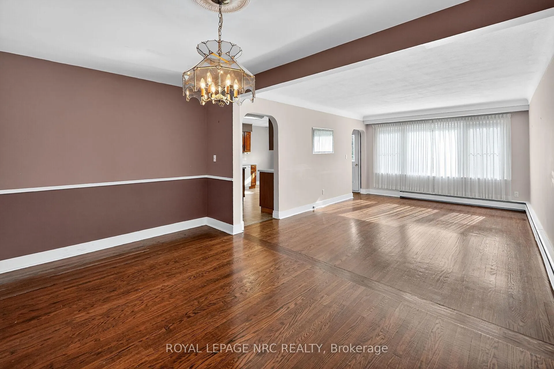 Photo 8 of 2 Mary Street, St. Catharines, Port Dalhousie — HOMEH