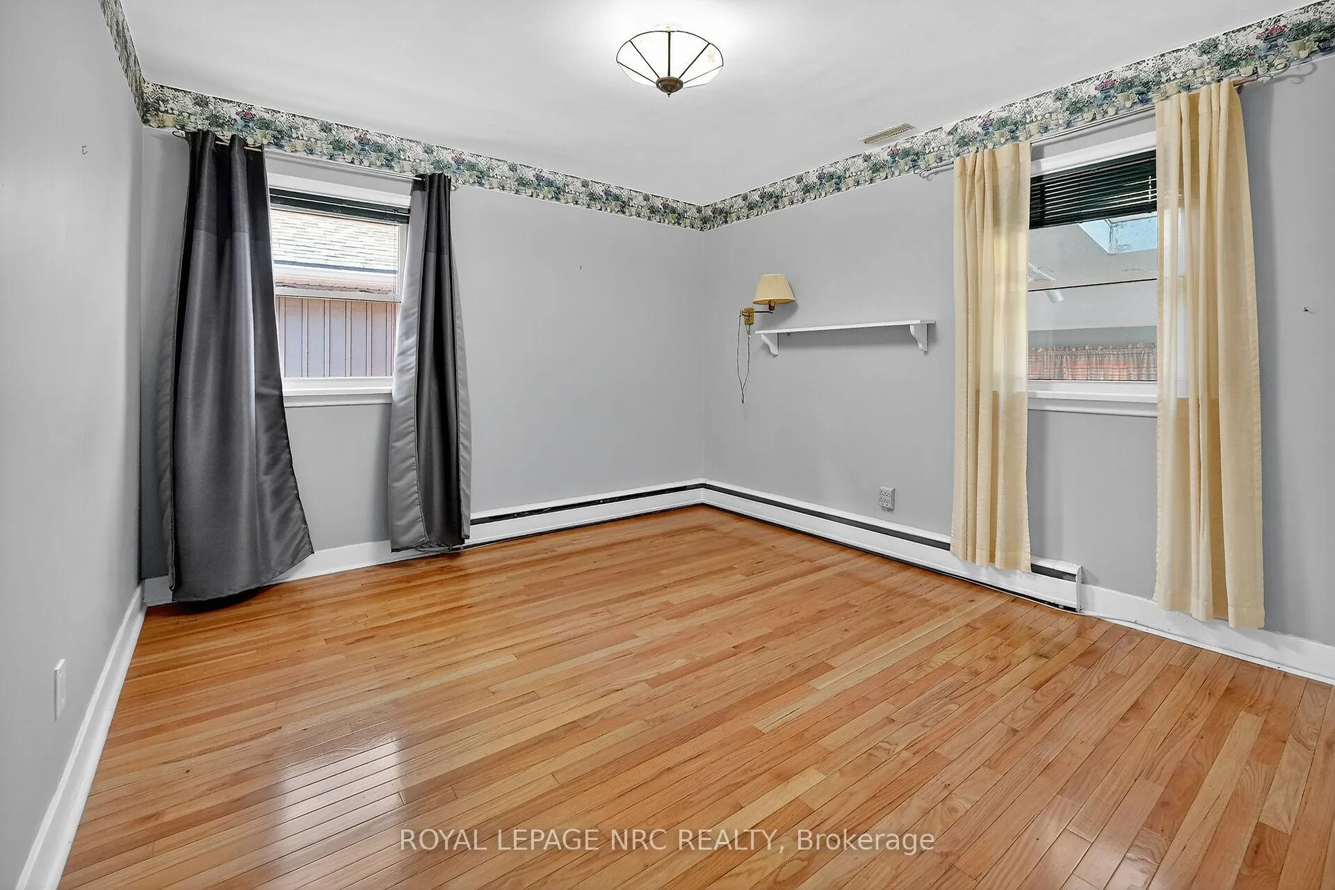 Photo 15 of 2 Mary Street, St. Catharines, Port Dalhousie — HOMEH