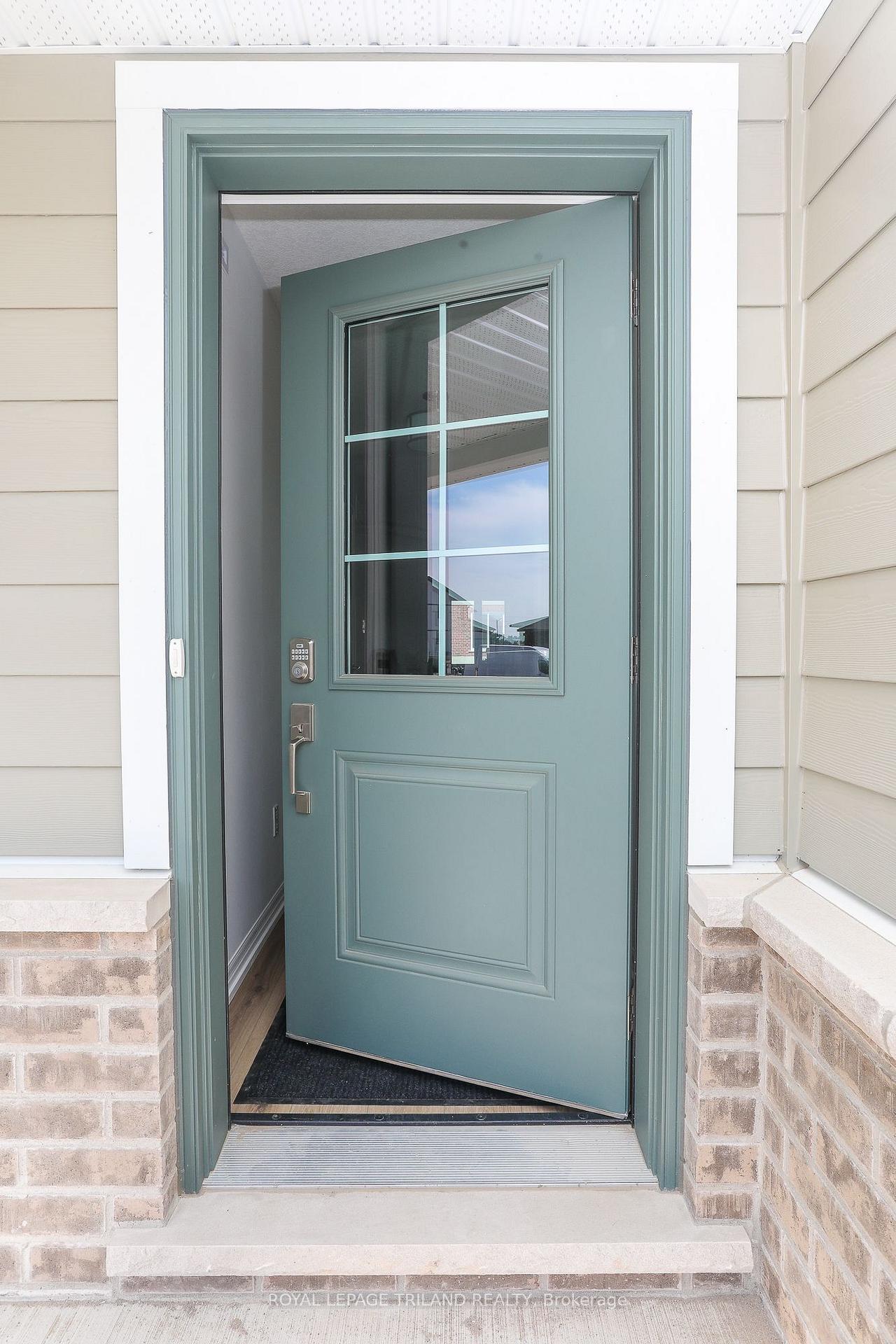 Photo 5 of 168 Renaissance Drive, St. Thomas — HOMEH