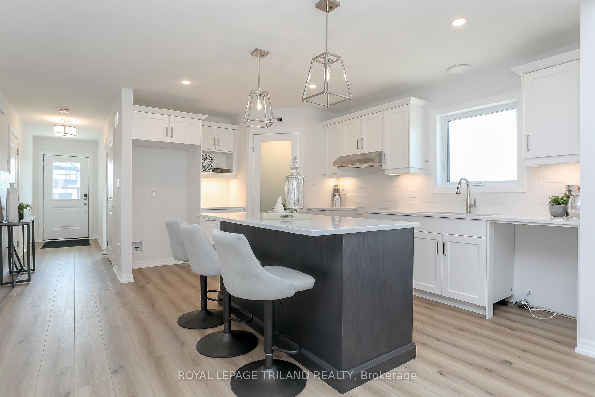 Photo 9 of 168 Renaissance Drive, St. Thomas — HOMEH