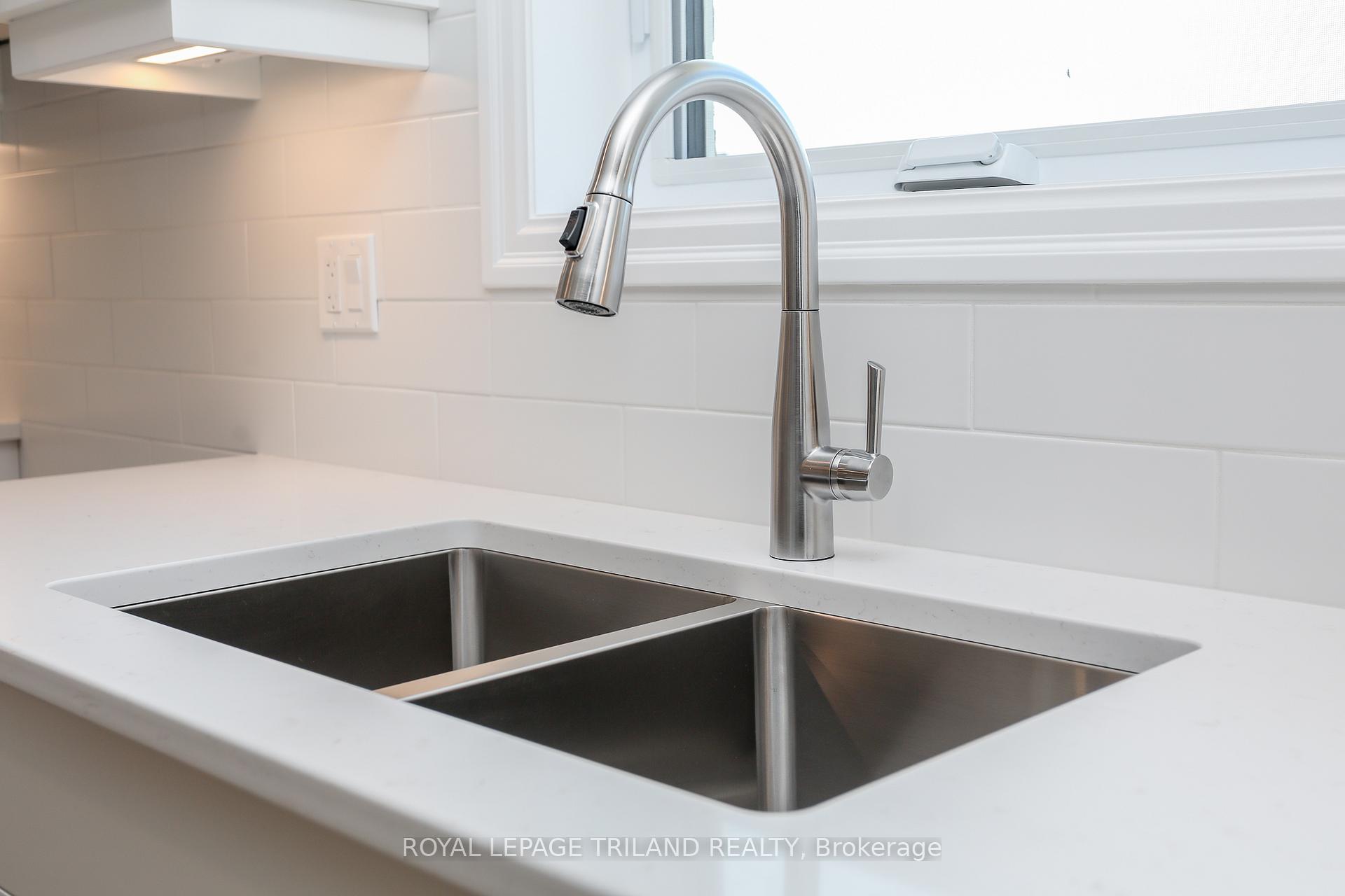Photo 15 of 168 Renaissance Drive, St. Thomas — HOMEH