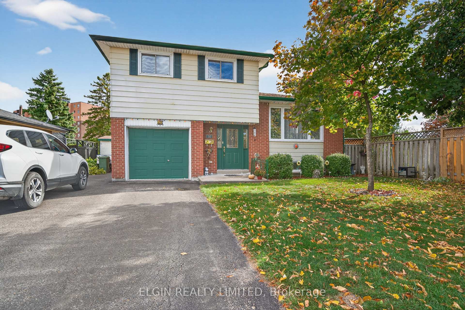 Photo 1 of 14 Stirling Crescent, St. Thomas — HOMEH