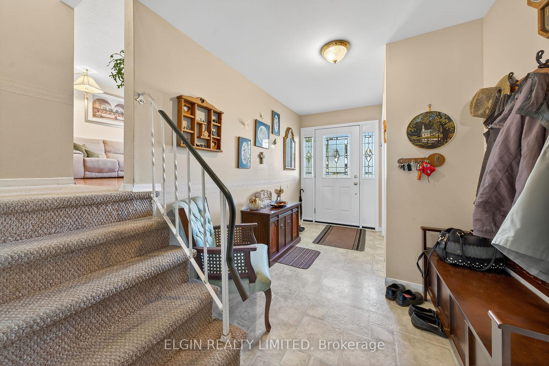 Photo 4 of 14 Stirling Crescent, St. Thomas — HOMEH