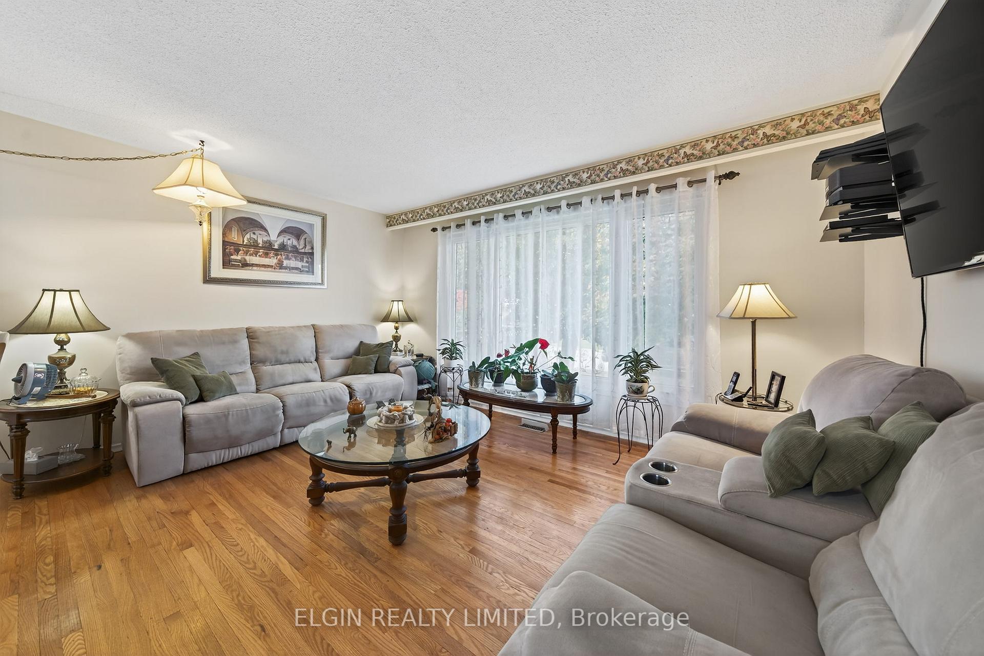 Photo 6 of 14 Stirling Crescent, St. Thomas — HOMEH