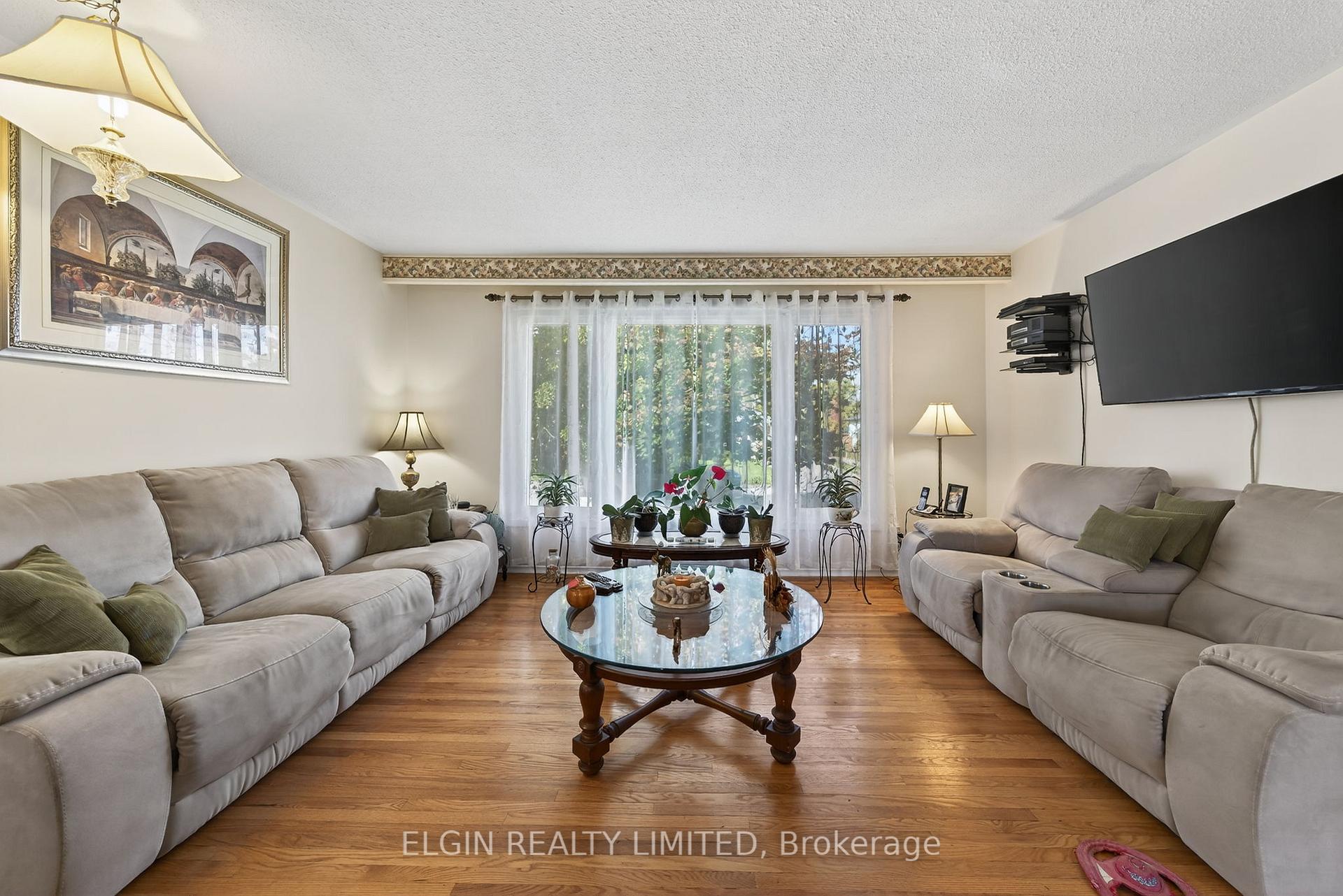 Photo 7 of 14 Stirling Crescent, St. Thomas — HOMEH