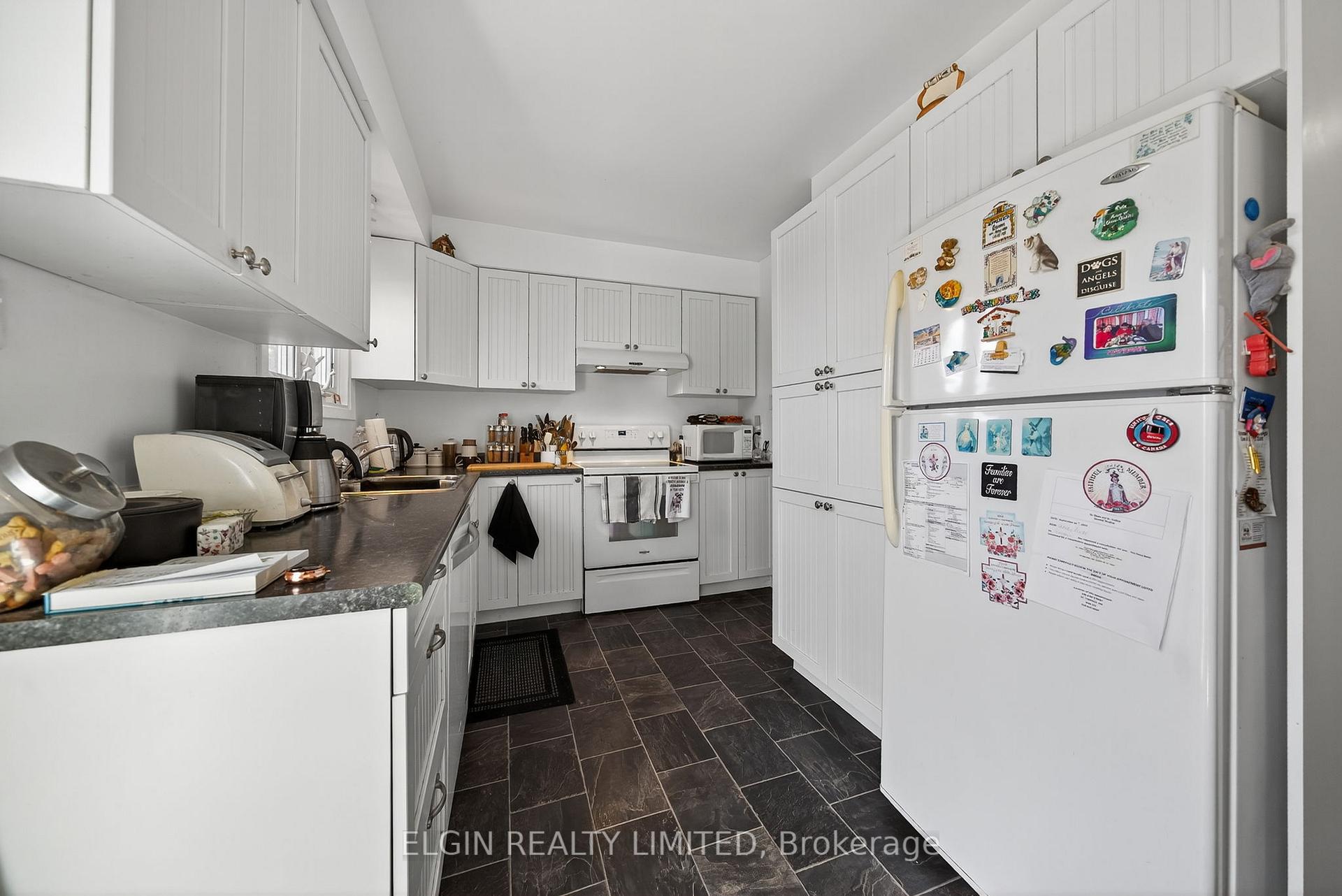 Photo 11 of 14 Stirling Crescent, St. Thomas — HOMEH