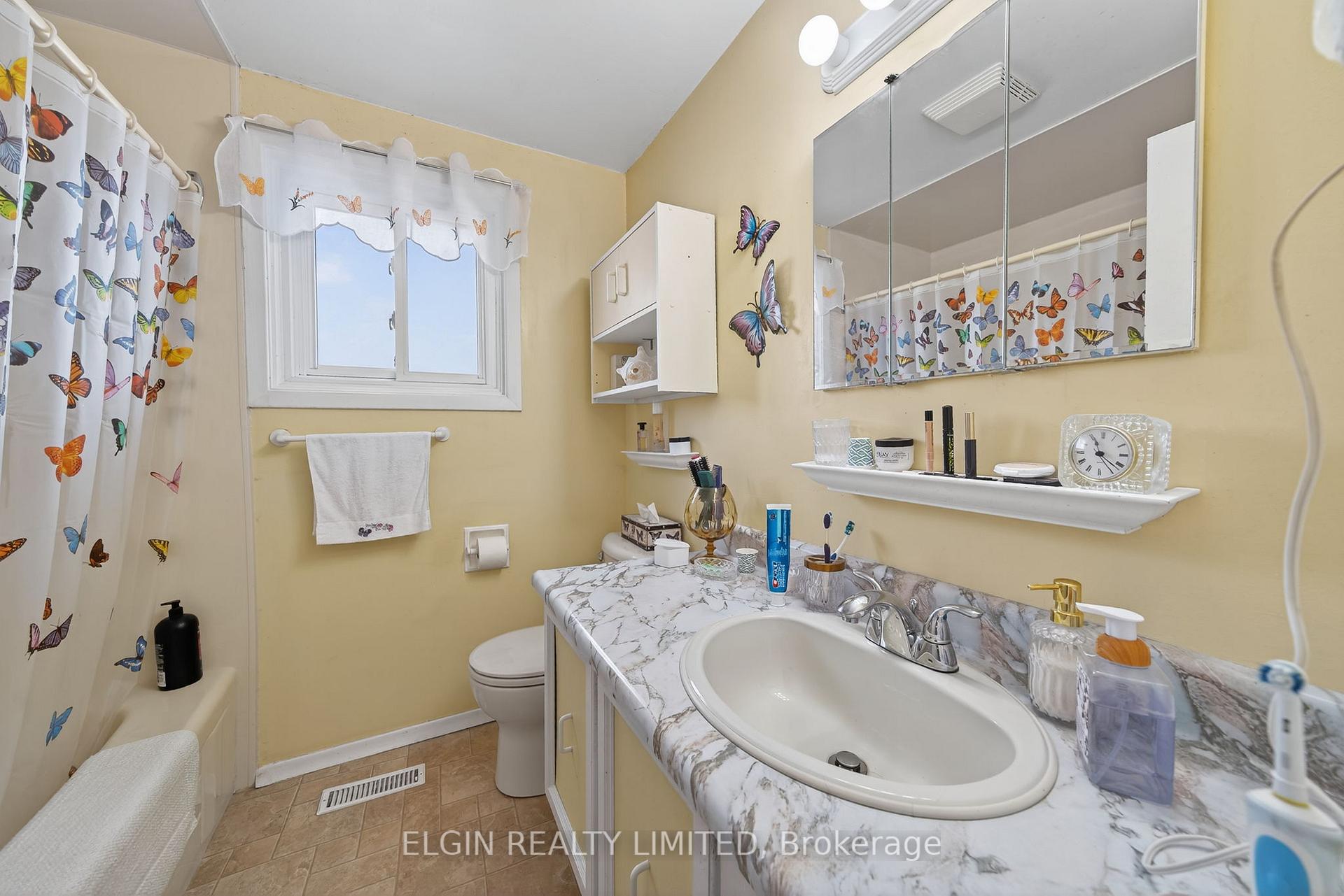 Photo 18 of 14 Stirling Crescent, St. Thomas — HOMEH