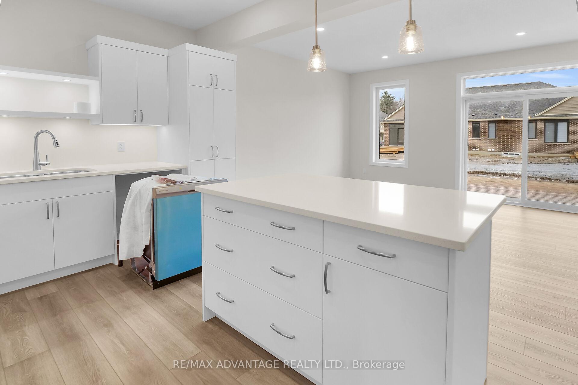 Photo 5 of 107 Cortland Terrace, St. Thomas — HOMEH