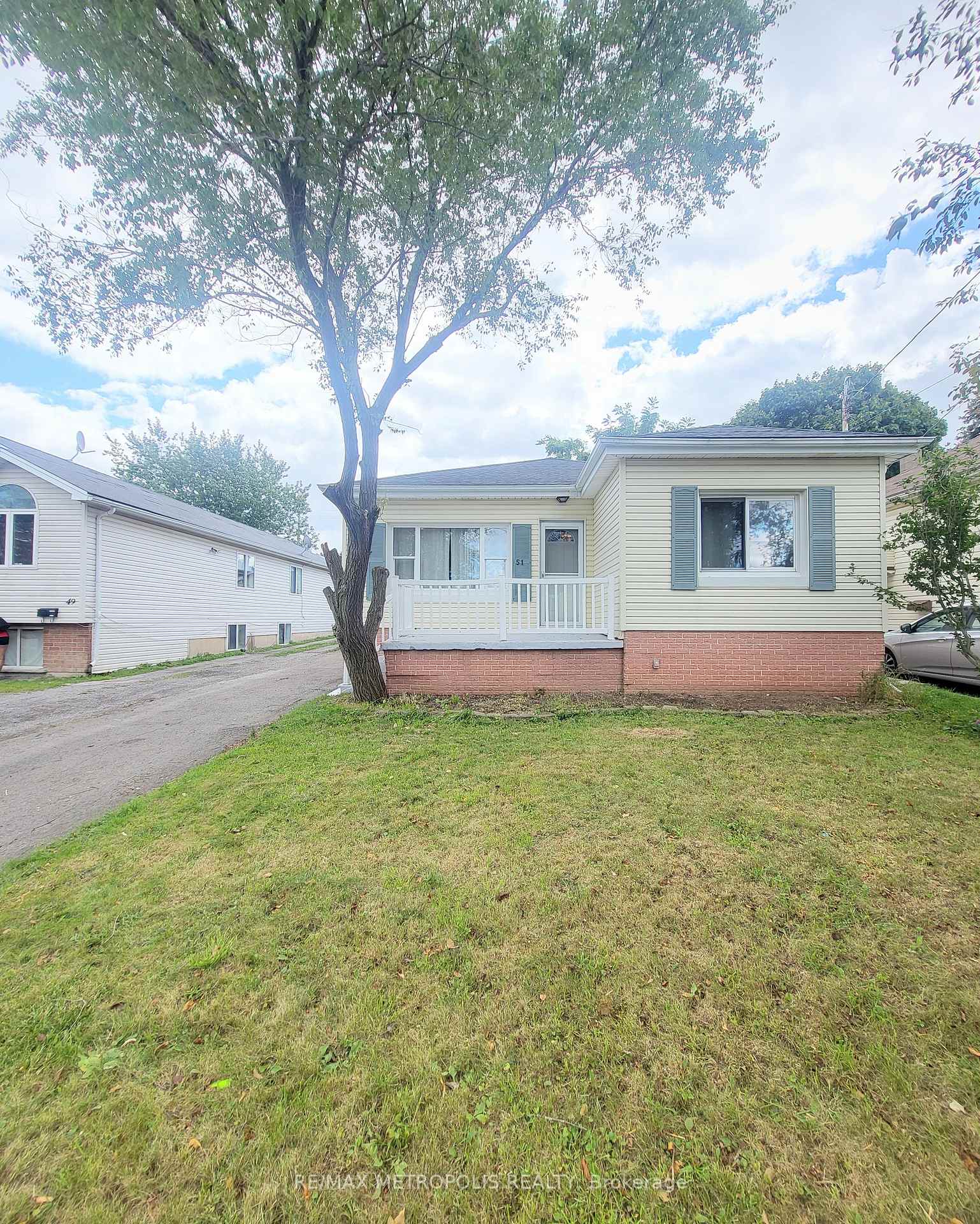 Photo 1 of 51 Michael Avenue, St. Catharines, Burleigh Hill — HOMEH
