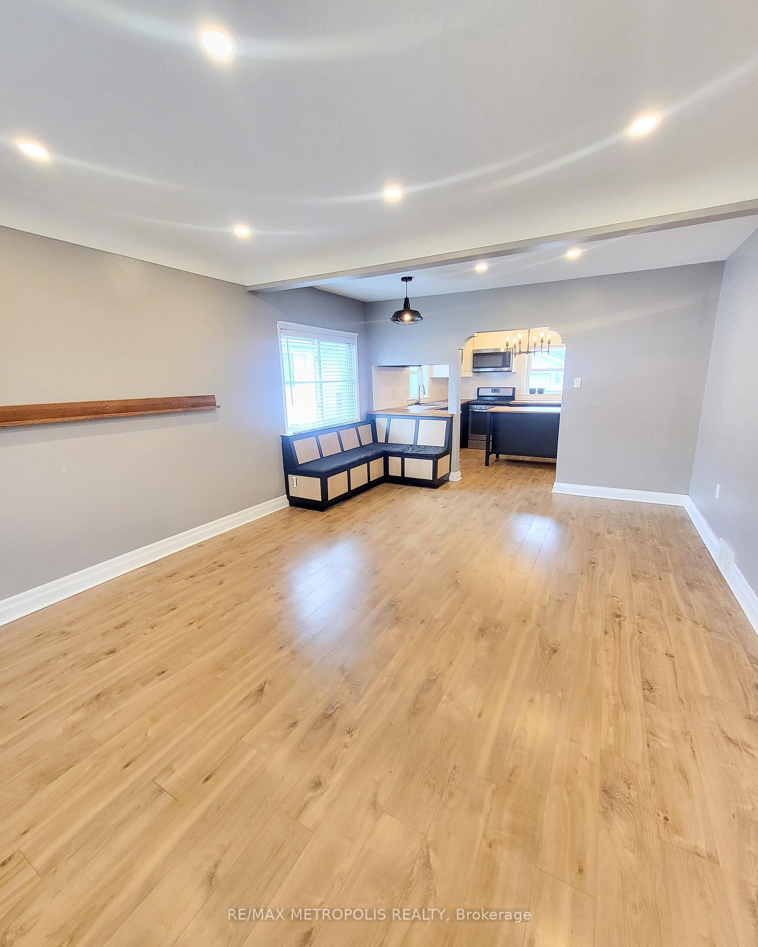 Photo 5 of 51 Michael Avenue, St. Catharines, Burleigh Hill — HOMEH