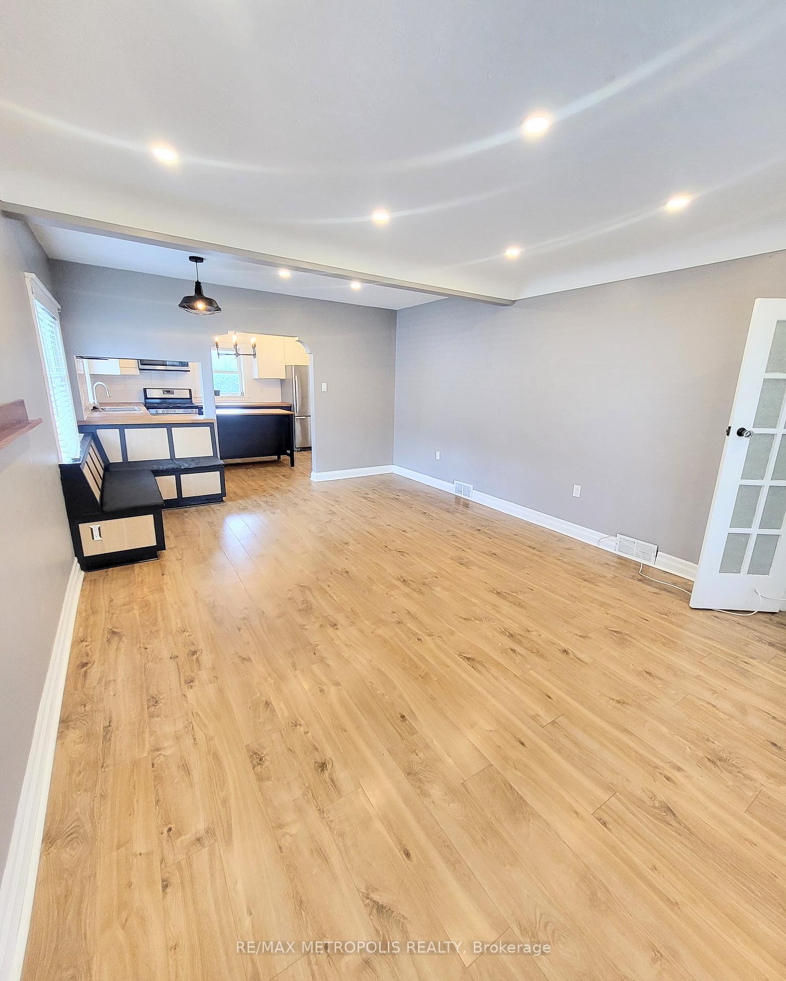 Photo 6 of 51 Michael Avenue, St. Catharines, Burleigh Hill — HOMEH