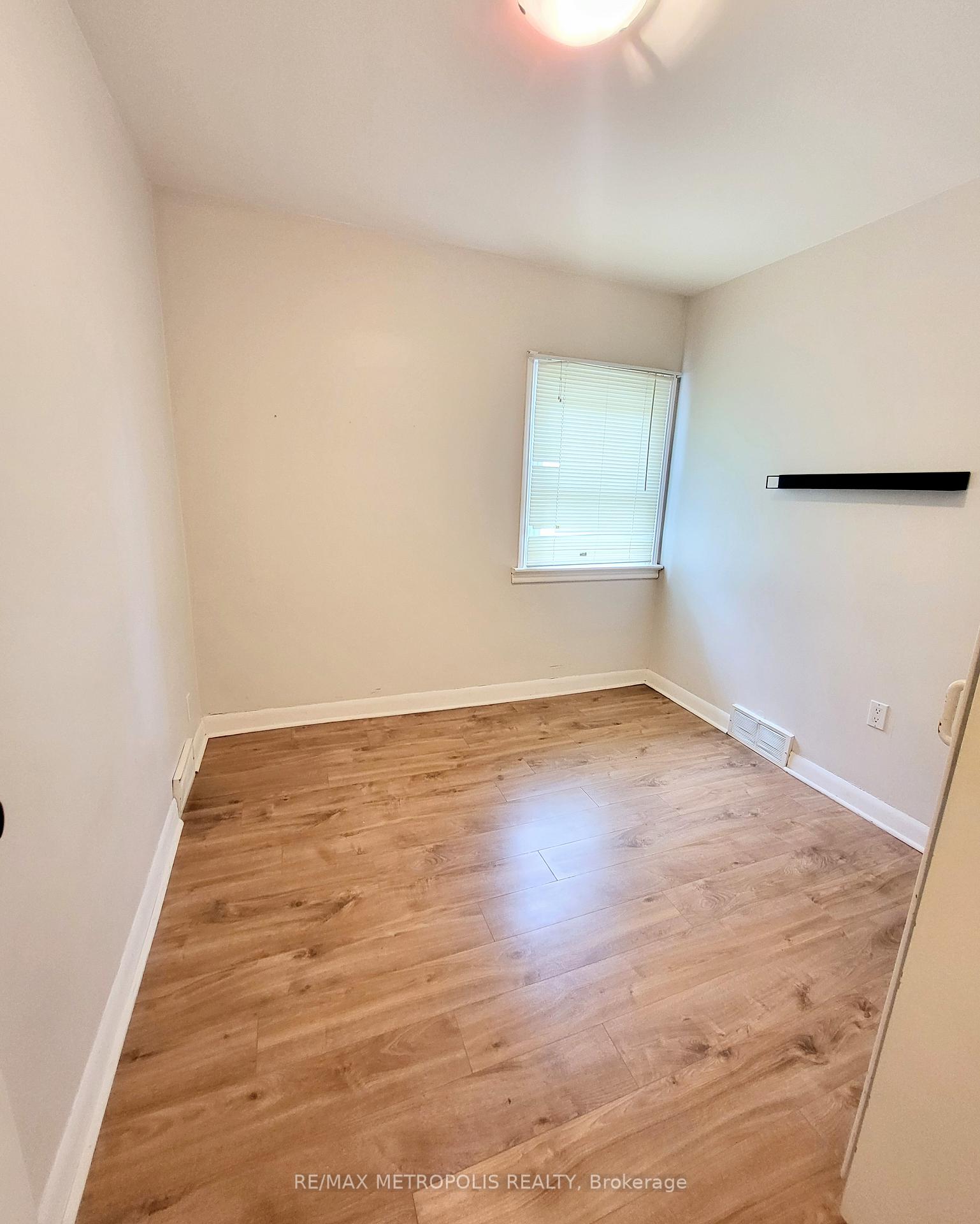 Photo 15 of 51 Michael Avenue, St. Catharines, Burleigh Hill — HOMEH