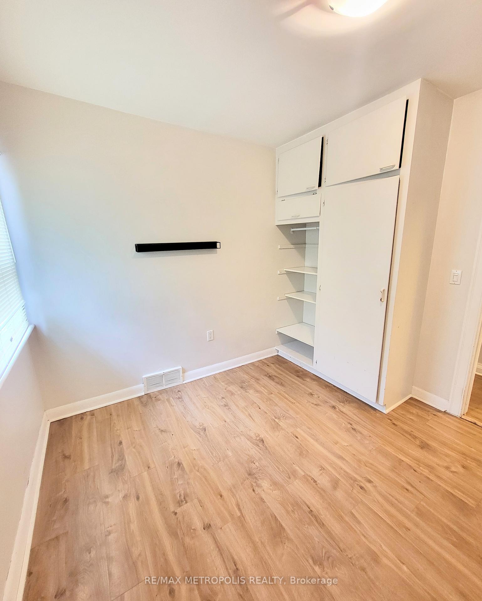 Photo 16 of 51 Michael Avenue, St. Catharines, Burleigh Hill — HOMEH